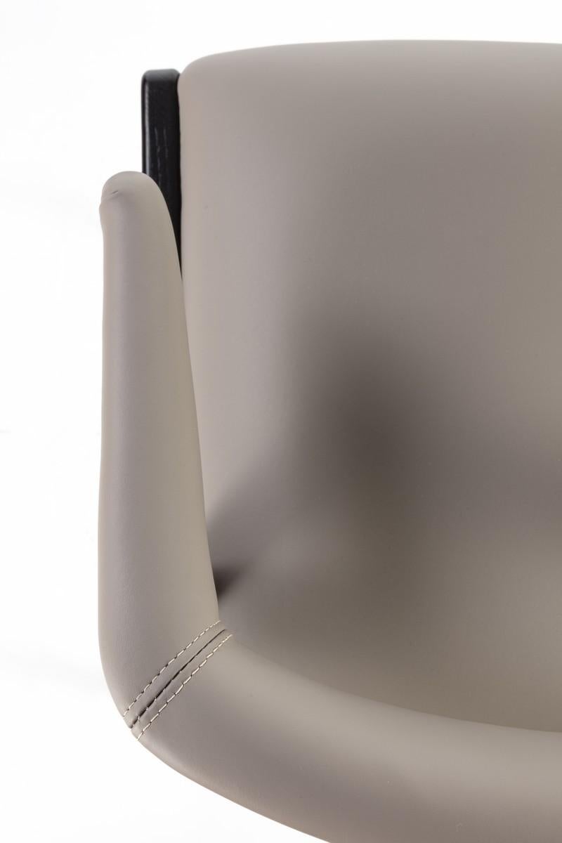 Italian Aida modern solid wood armchair upholstered in leather For Sale