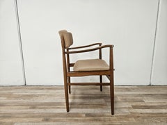 Poltroncina svedese in legno e tessuto marrone