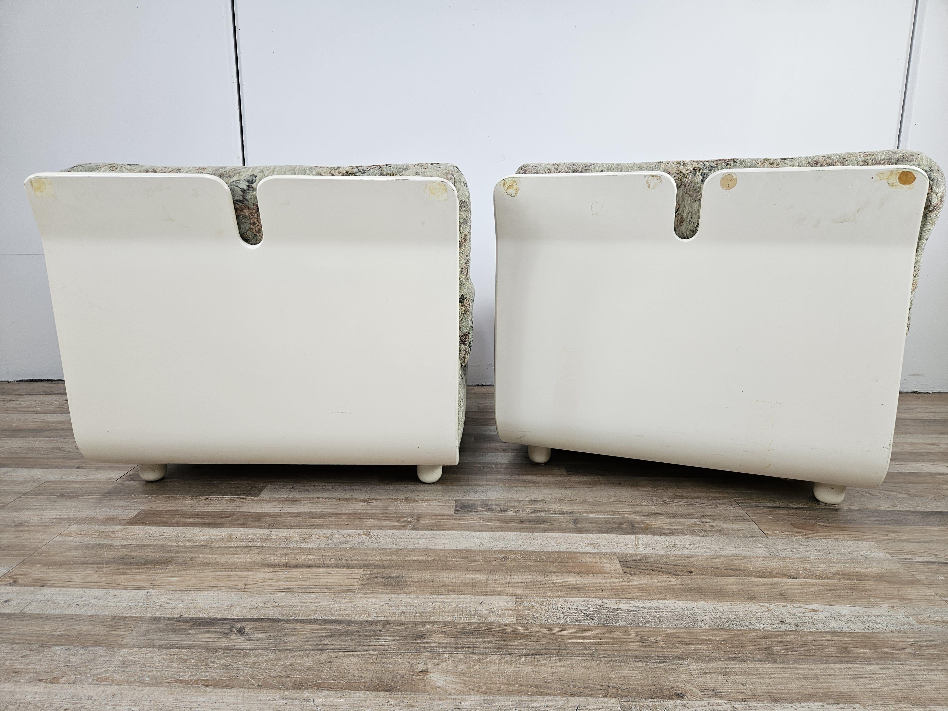 Poltroncine basse da camera Mid Century in legno laccato bianco e stoffa 8