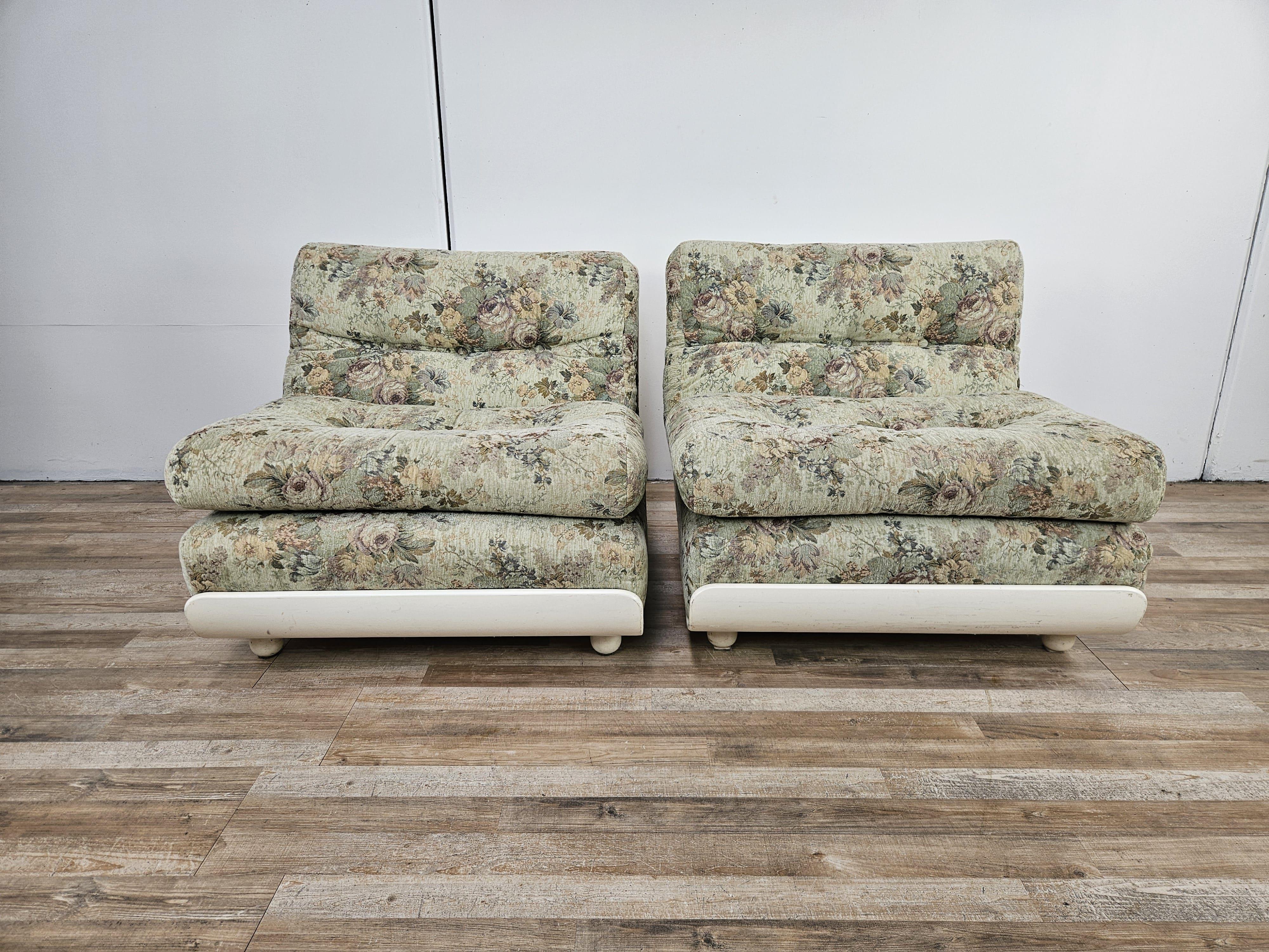 Mid-Century Modern Poltroncine basse da camera Mid Century in legno laccato bianco e stoffa