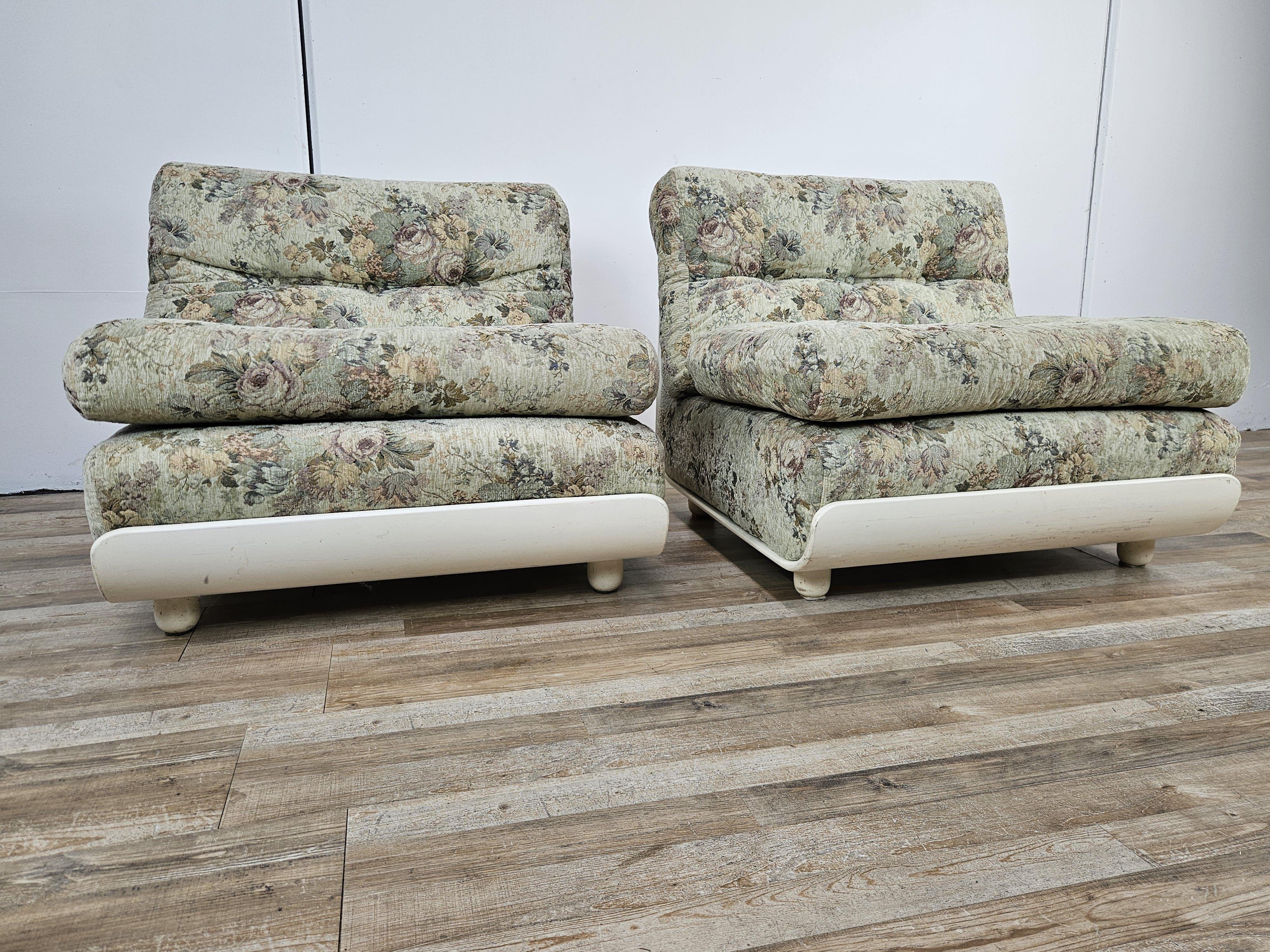 Poltroncine basse da camera Mid Century in legno laccato bianco e stoffa In Good Condition In Premariacco, IT