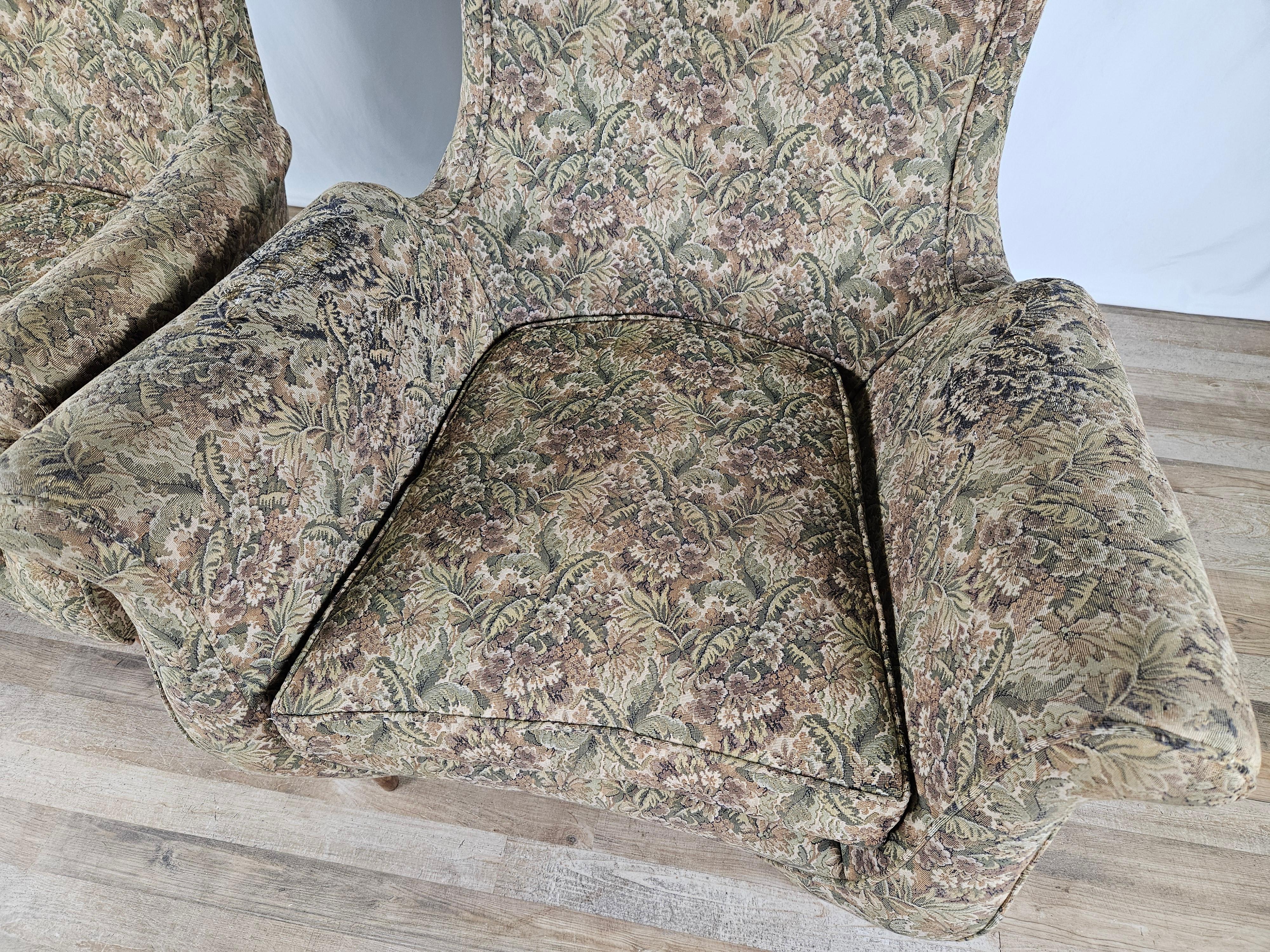 1970s floral fabric armchairs with wooden feet For Sale 6