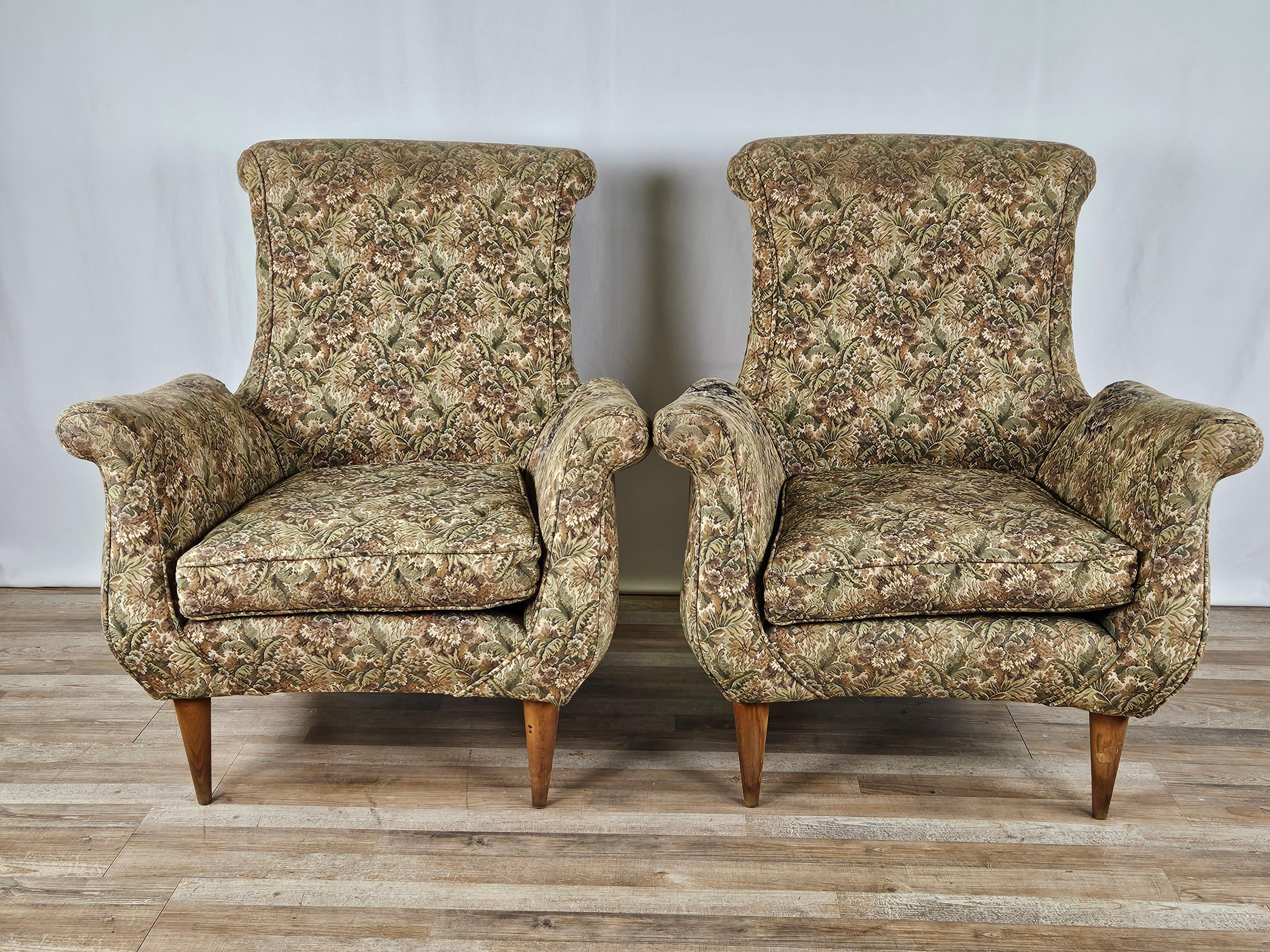 Large 1970s Italian modern antique armchairs with upholstered cushion and wooden feet.

Sound structure and sturdy chair.

The fabric needs to be replaced as pictured.