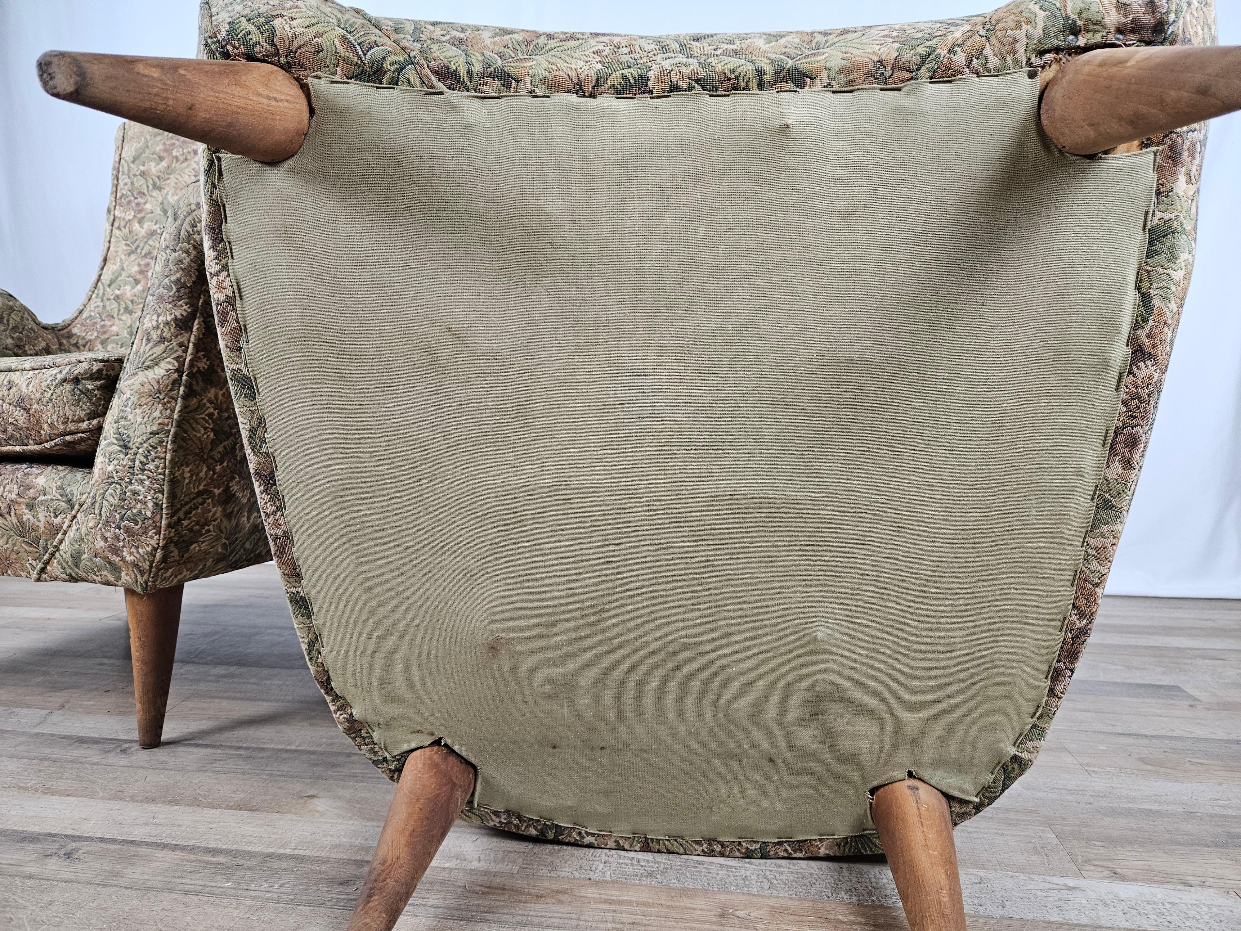 1970s floral fabric armchairs with wooden feet For Sale 13