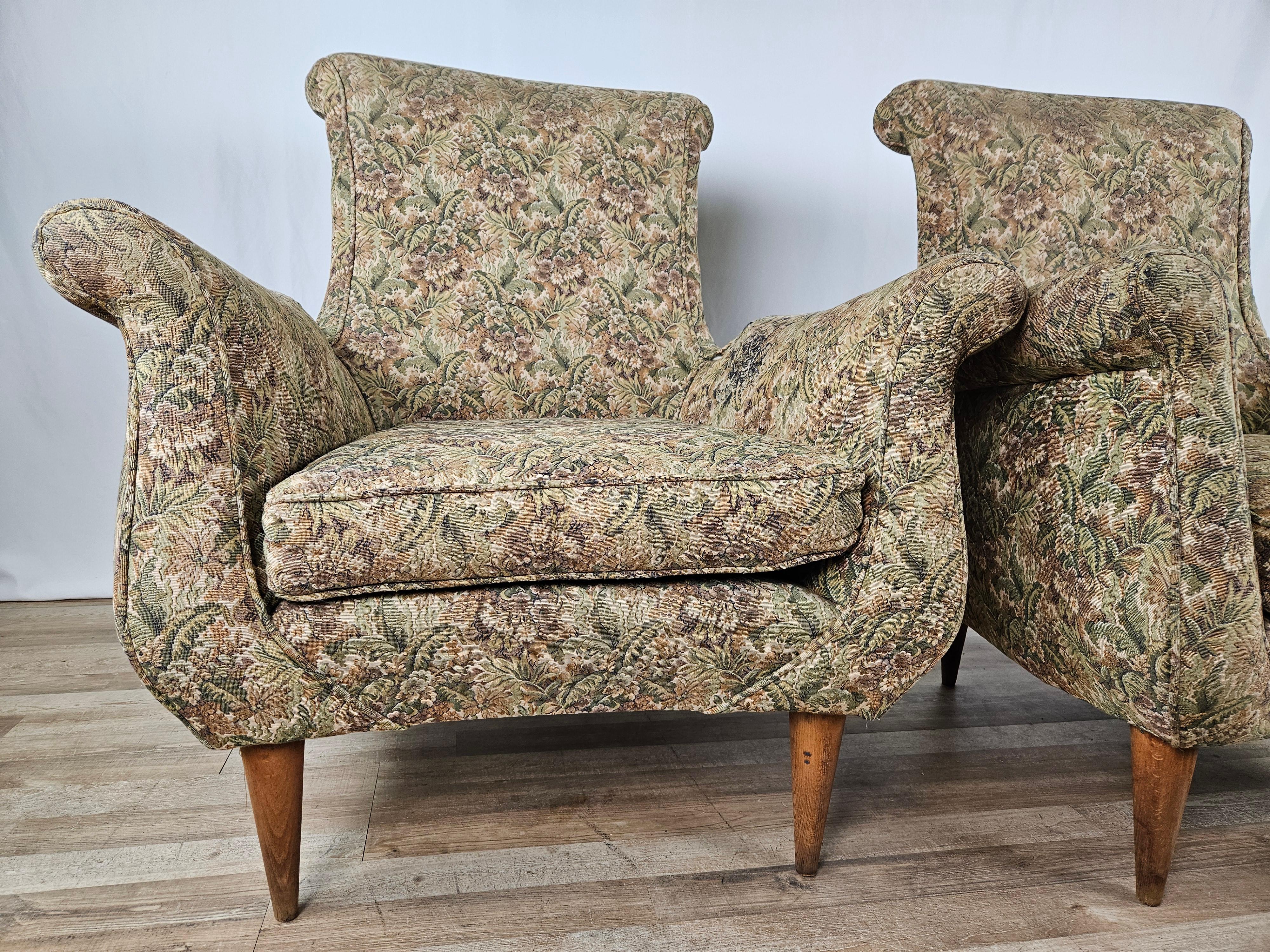 1970s floral fabric armchairs with wooden feet For Sale 1