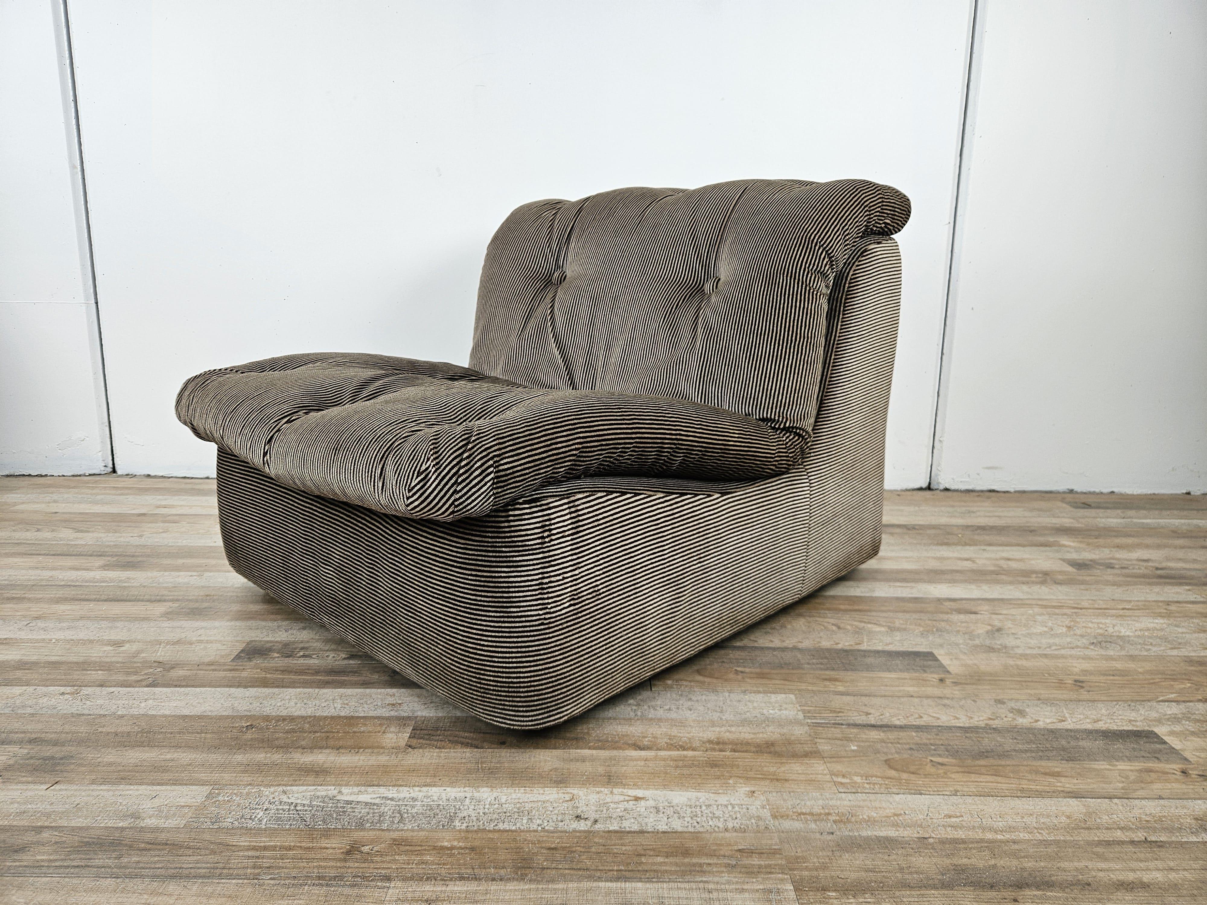 Fauteuils sectionnels italiens en tissu rayé de 1970 en vente 3