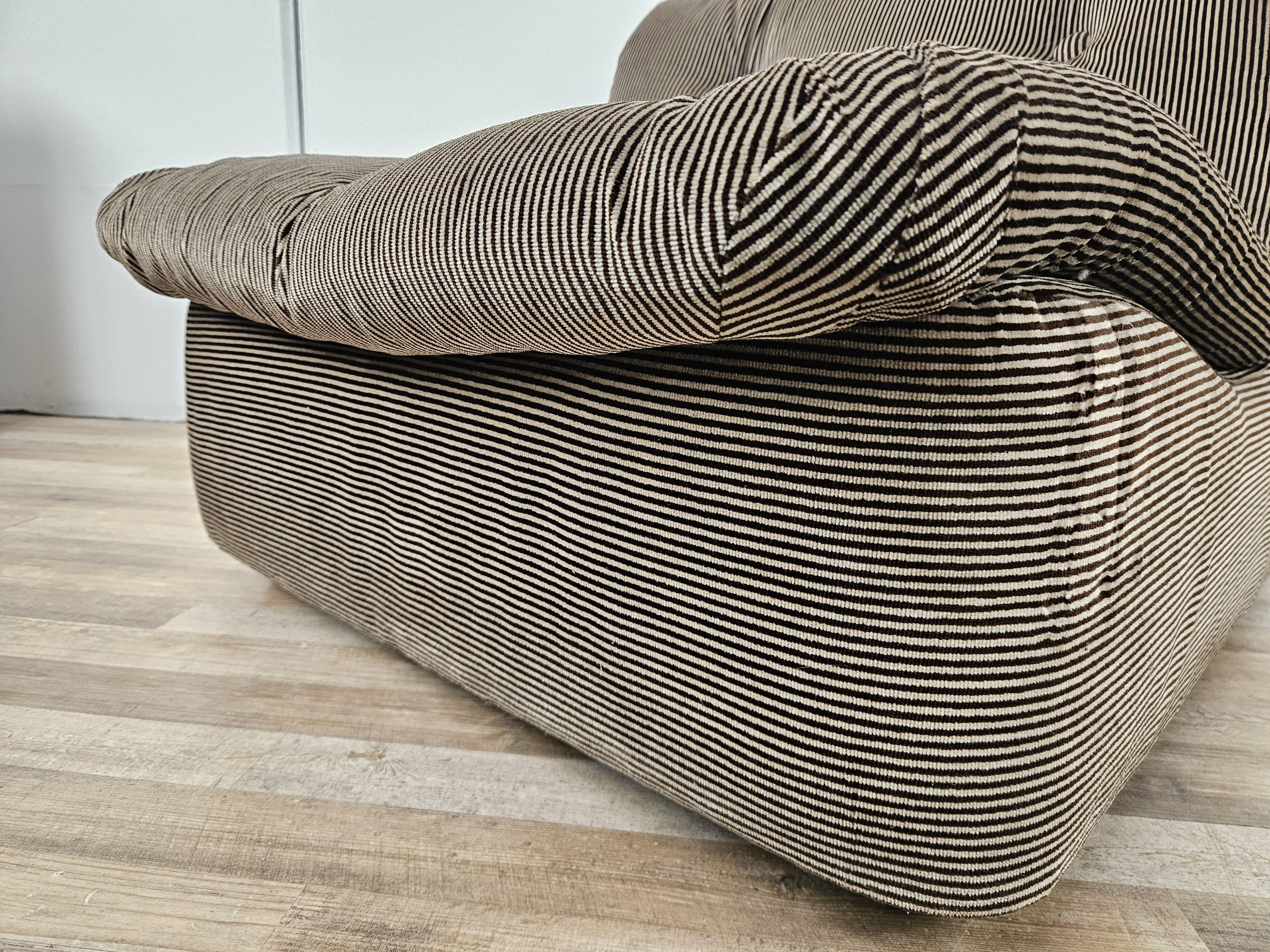 Fauteuils sectionnels italiens en tissu rayé de 1970 en vente 7