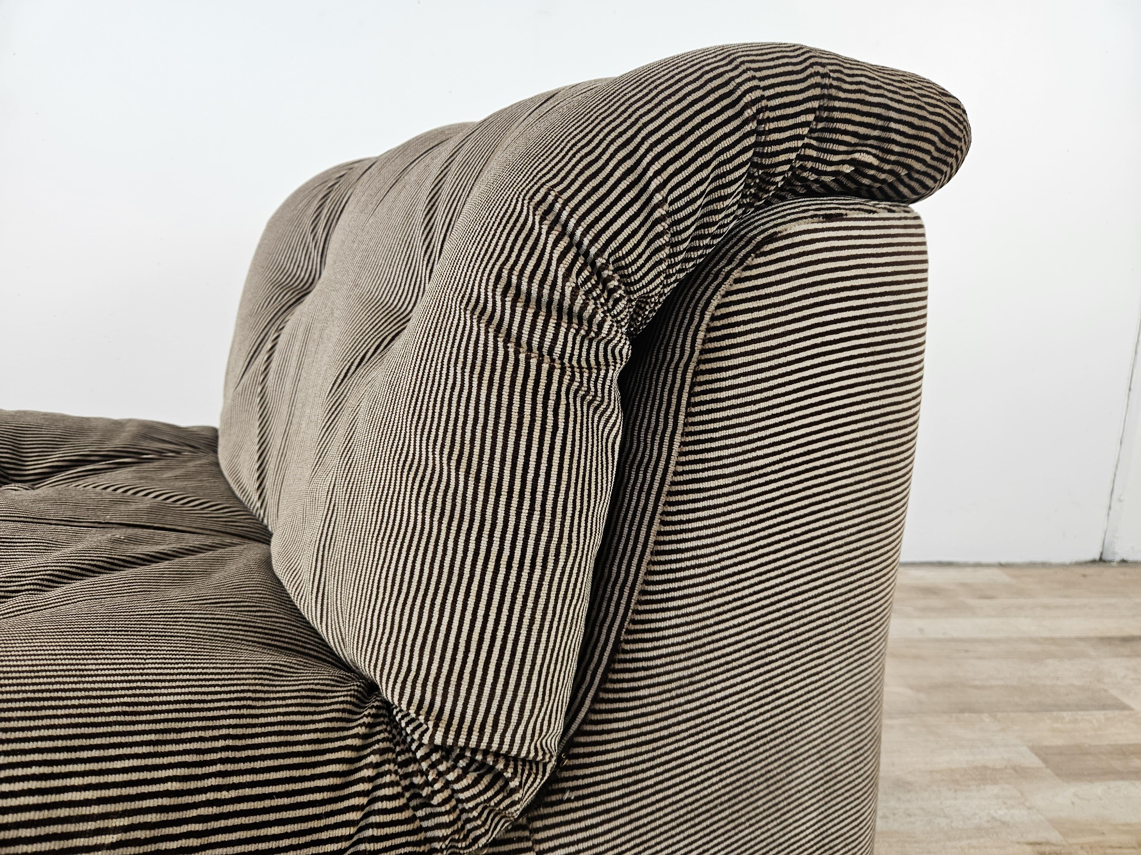 Fauteuils sectionnels italiens en tissu rayé de 1970 en vente 8
