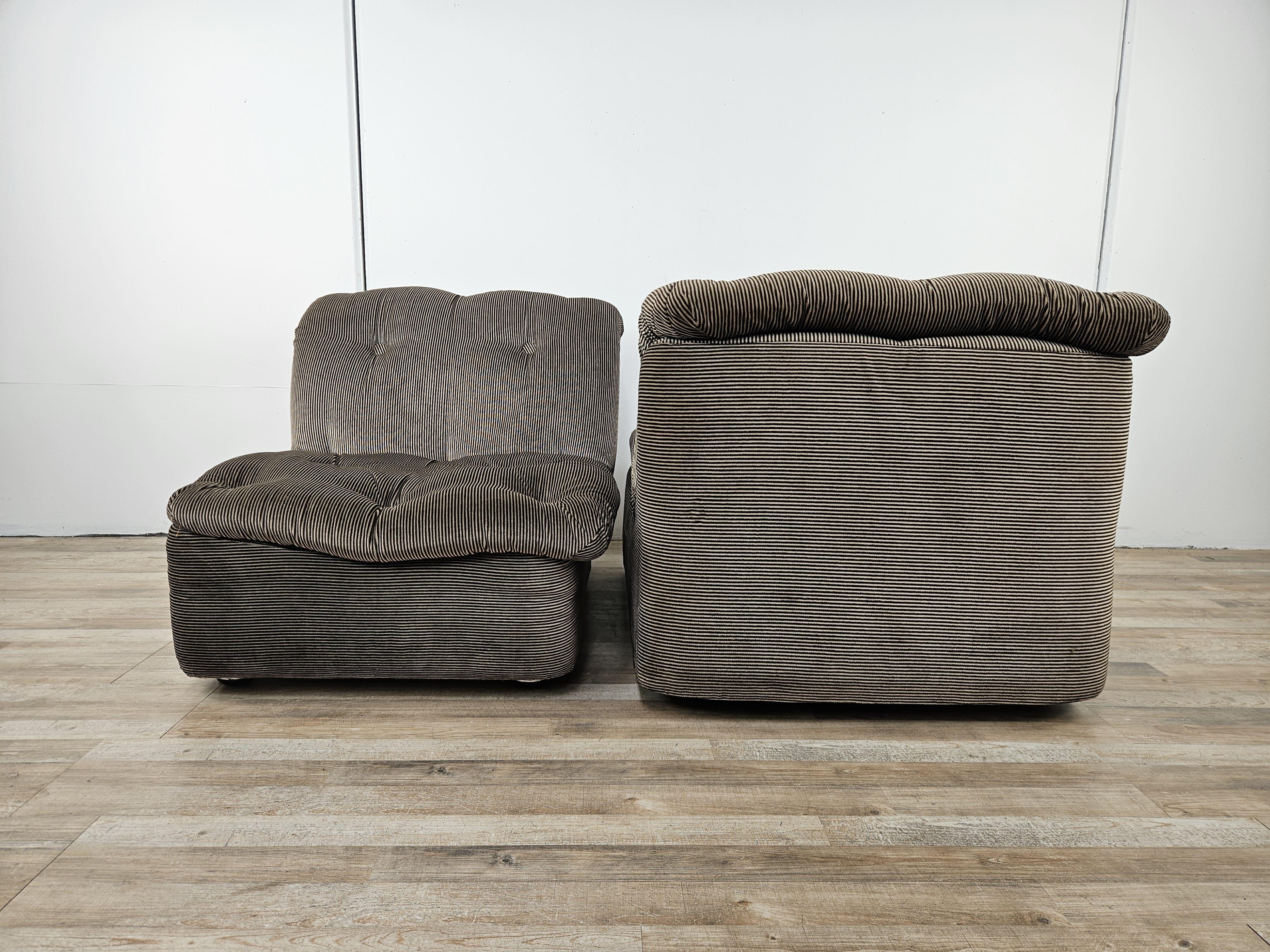 Mid-Century Modern Fauteuils sectionnels italiens en tissu rayé de 1970 en vente