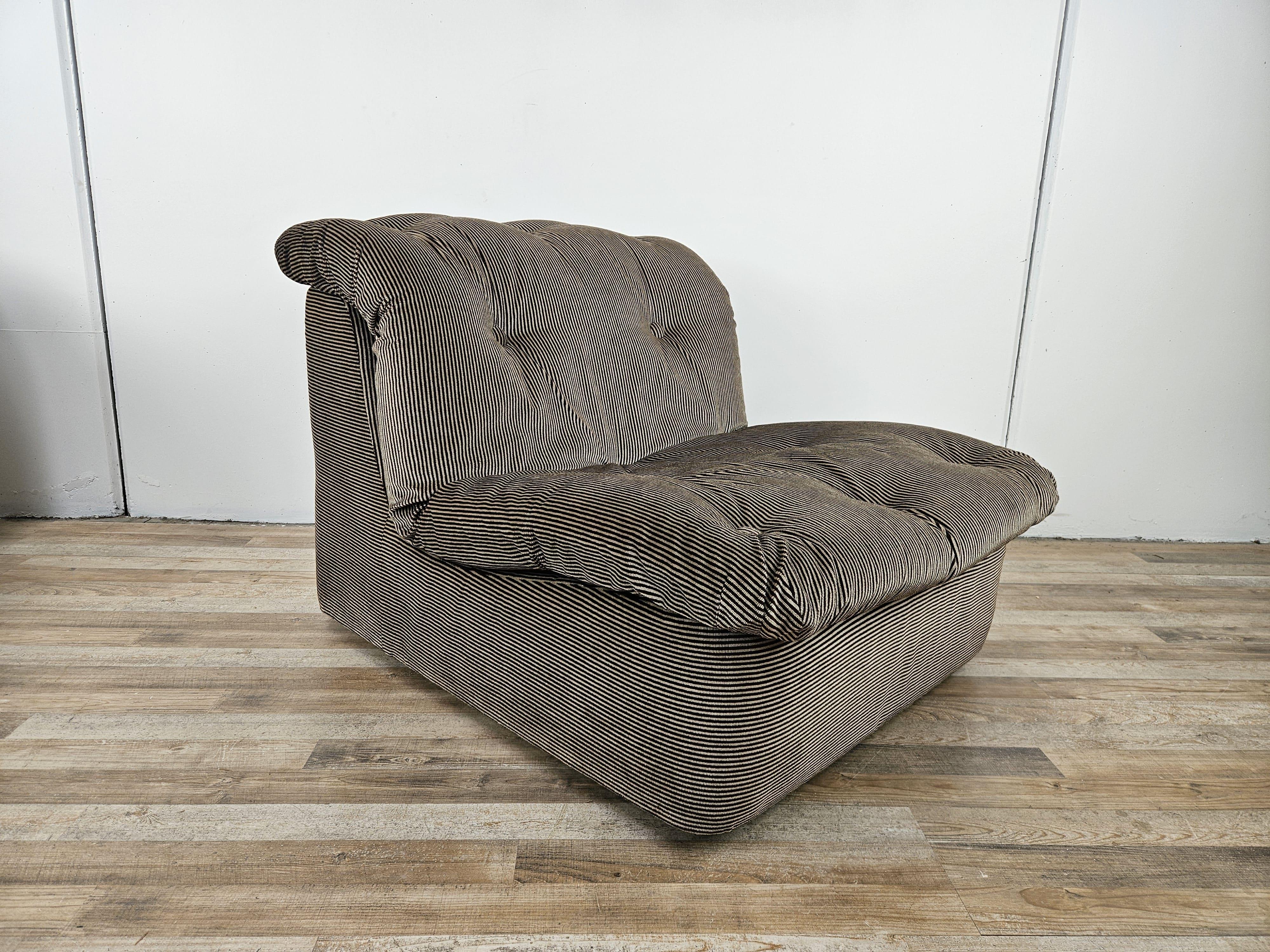 Late 20th Century Fauteuils sectionnels italiens en tissu rayé de 1970 en vente