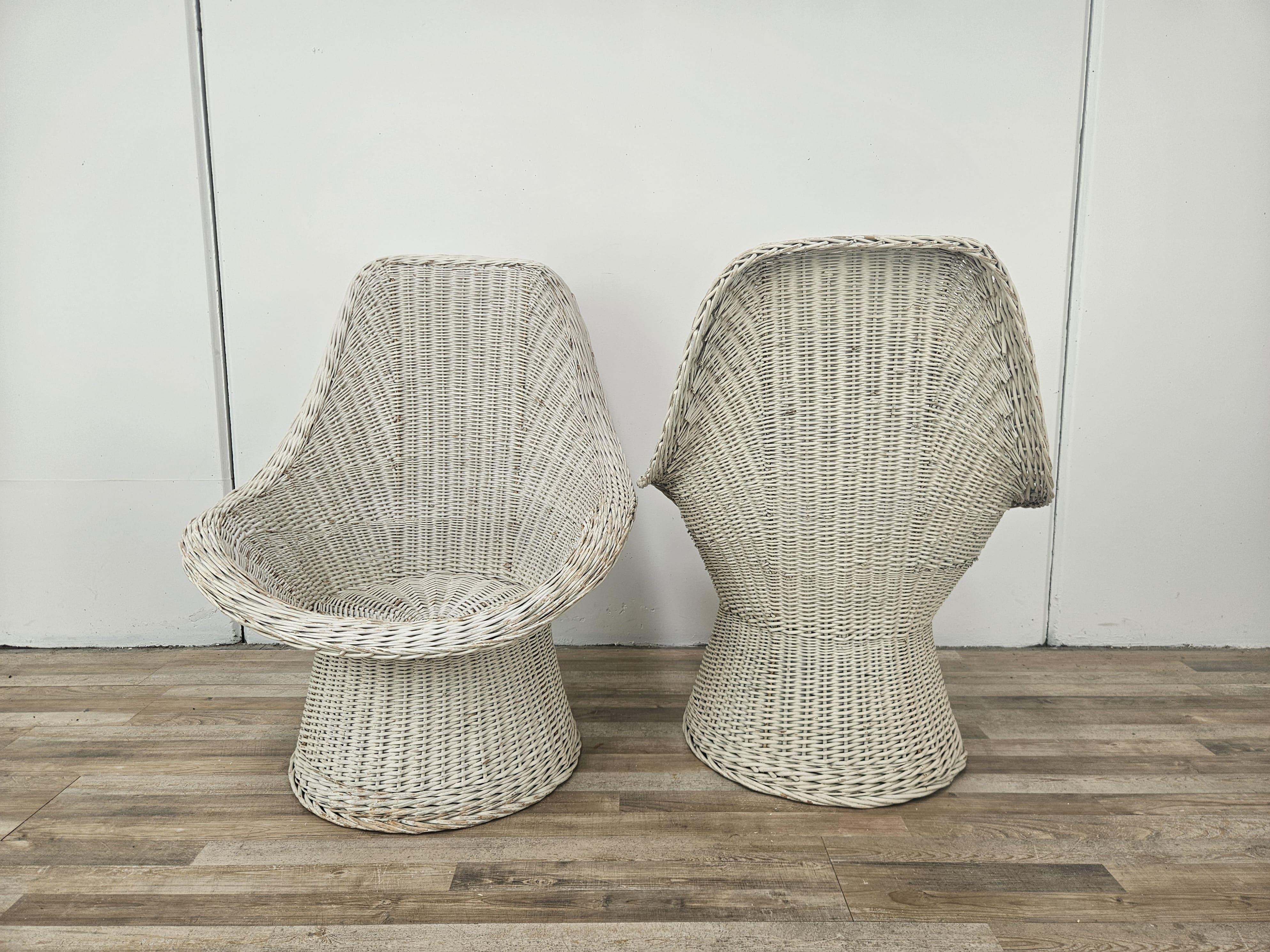 Mid-Century Modern Vintage 1970s white wicker outdoor armchairs For Sale