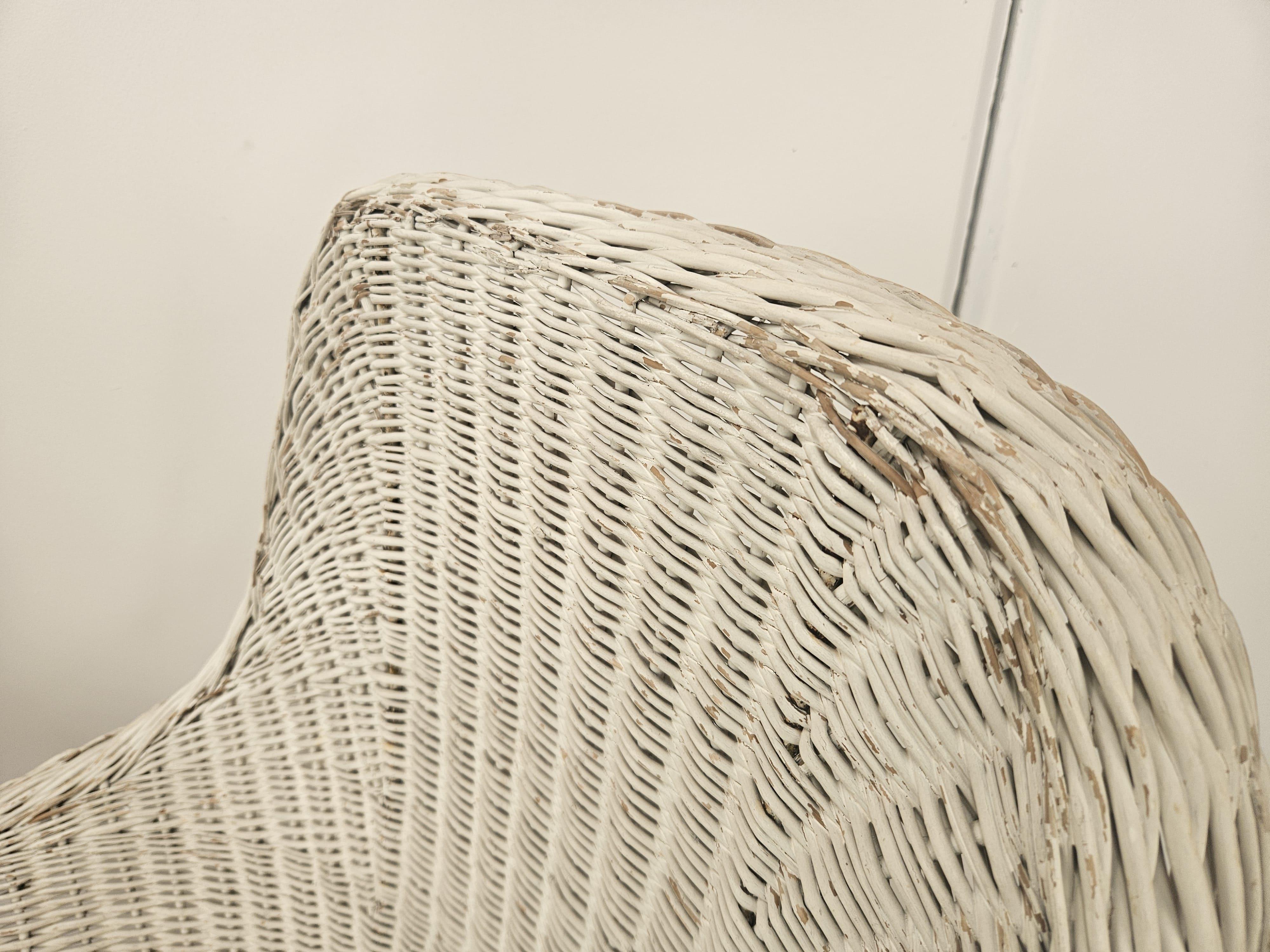 Wicker Vintage 1970s white wicker outdoor armchairs For Sale