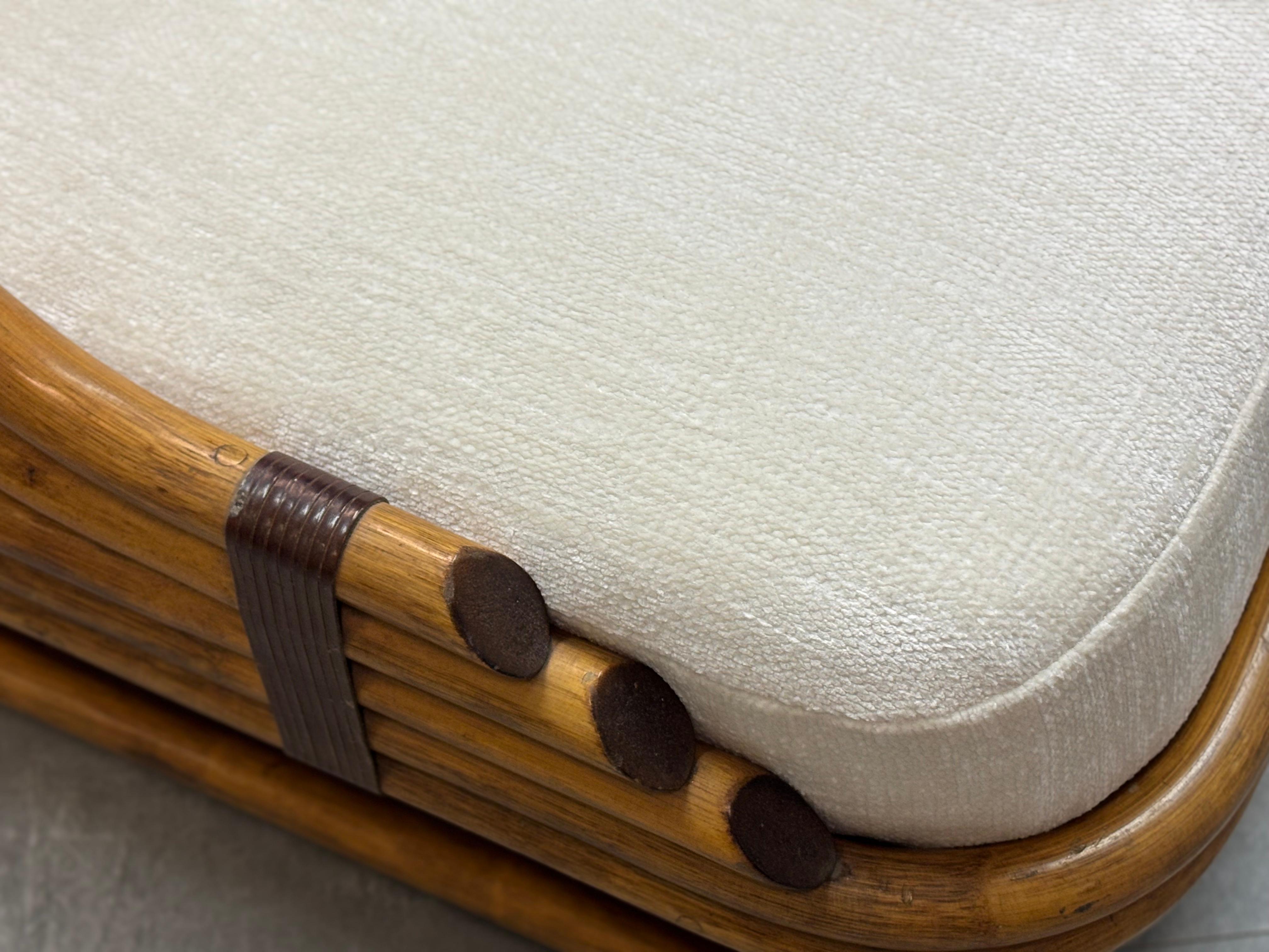Sillones y mesa de mimbre, Southern Nurseries, 1970s, set de 3 en venta 2