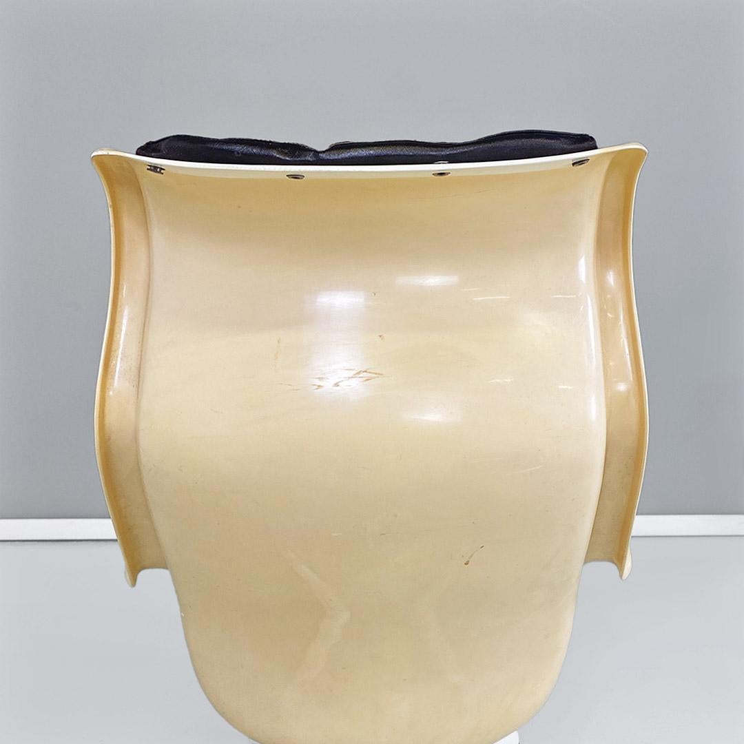Poltrone Galaxy Space Age di Alf Svensson e Yngve Sandsteöm per Dux, 1970 ca. 7