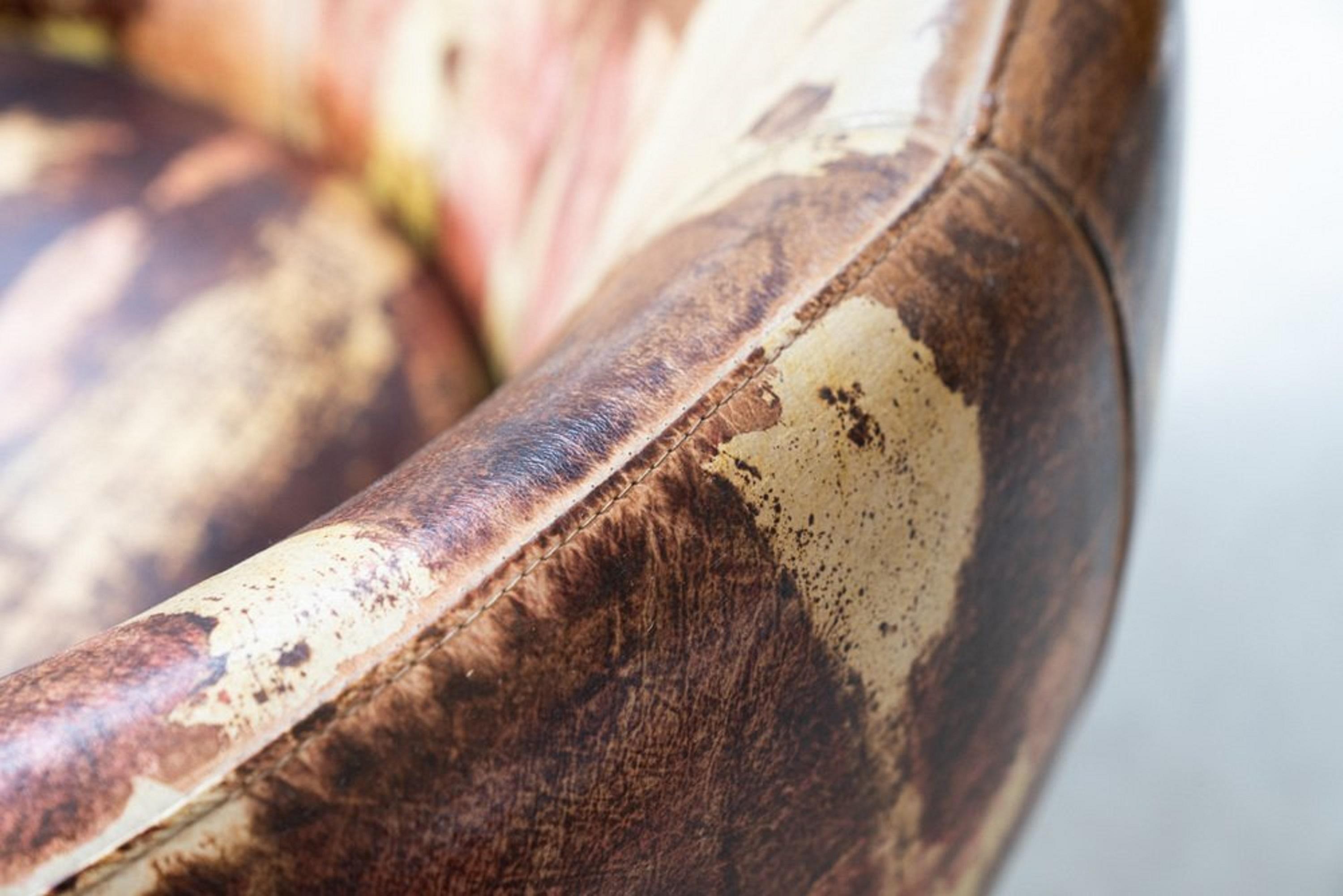 Fauteuils pivotants en cuir, début du 21e siècle en vente 3