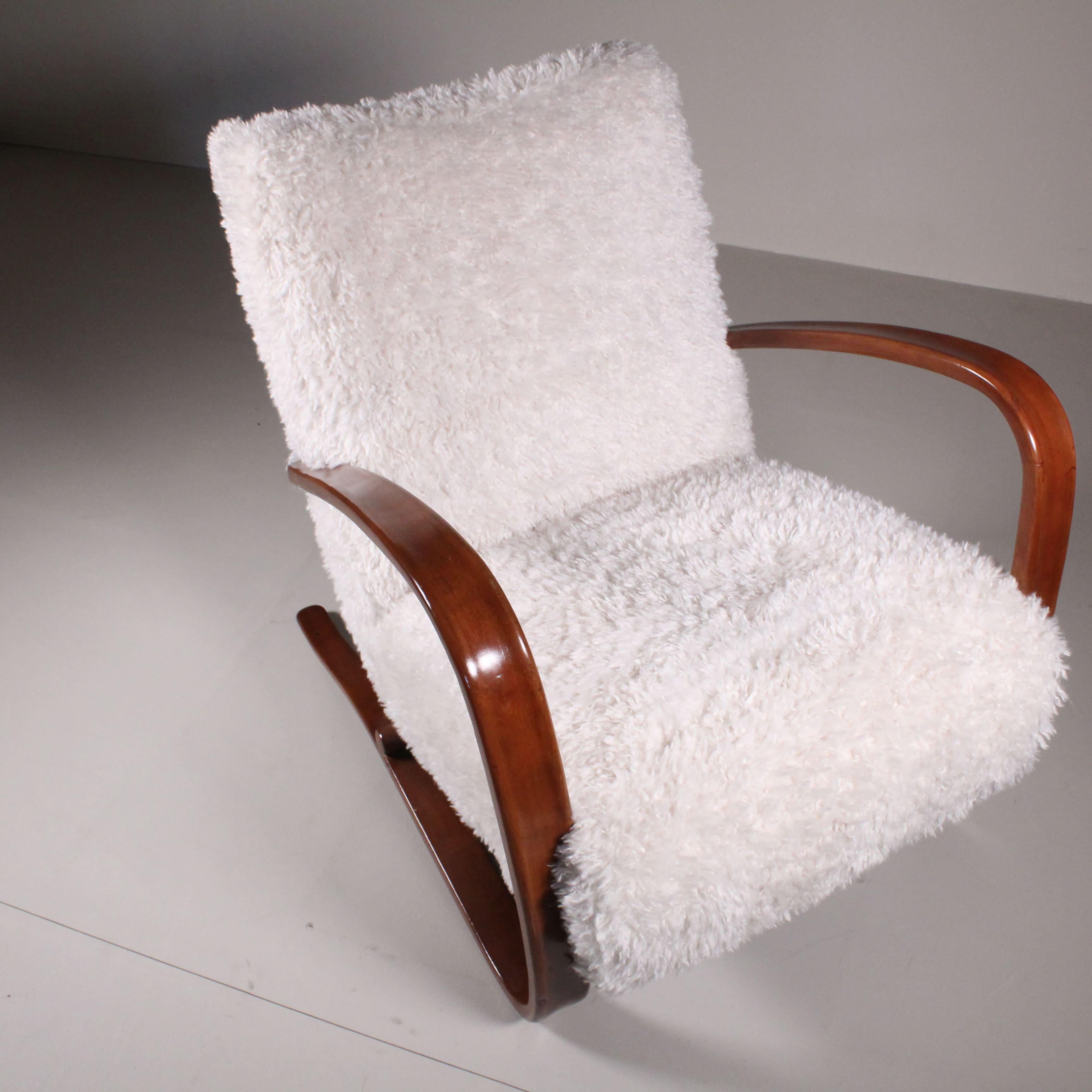 H269 Armchairs by Jindrich Halabala 2
