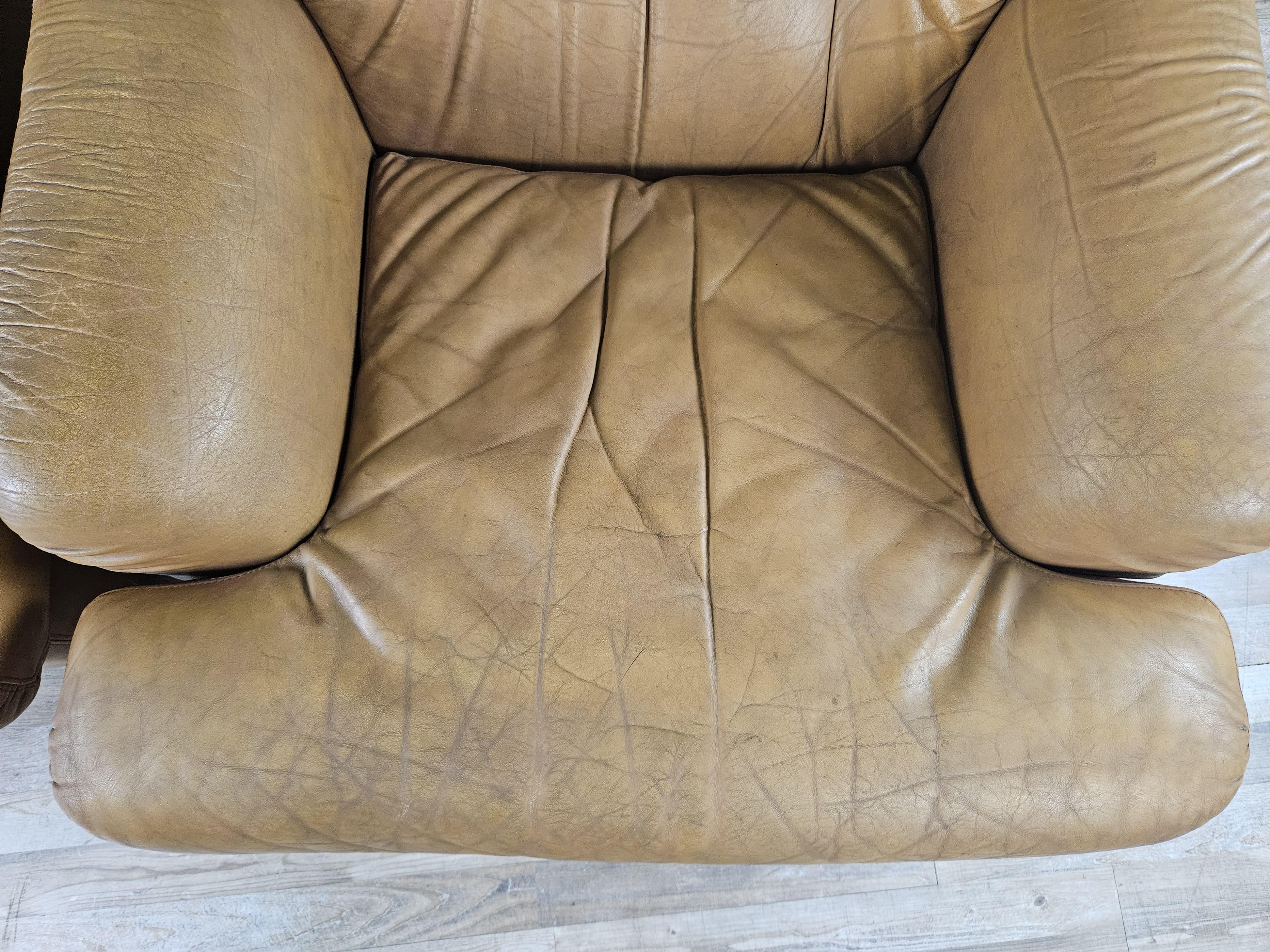 Cognac leather 1970s armchairs by Estasis Salotti - Meda For Sale 6