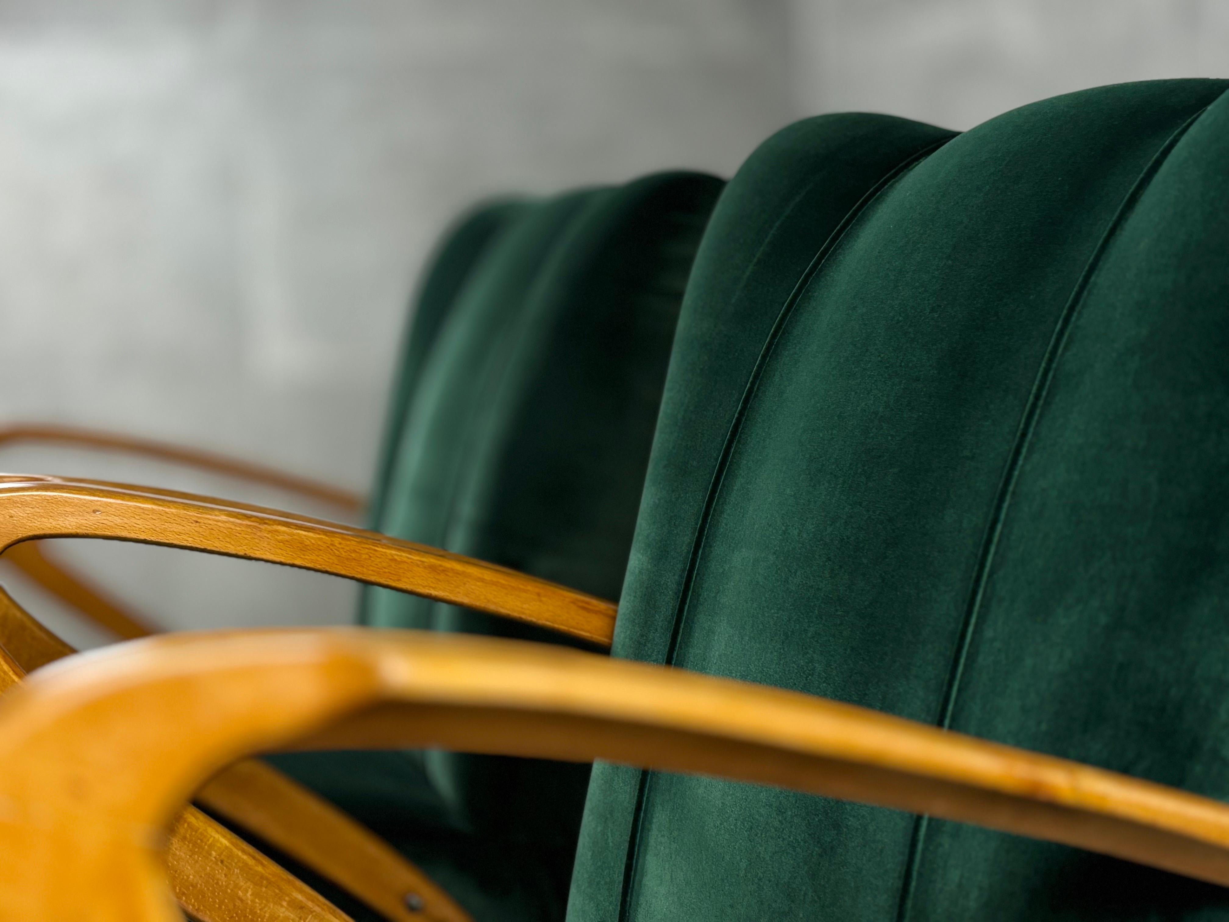 Metà XX secolo Poltrone in velluto, anni '40, set di 2 in vendita