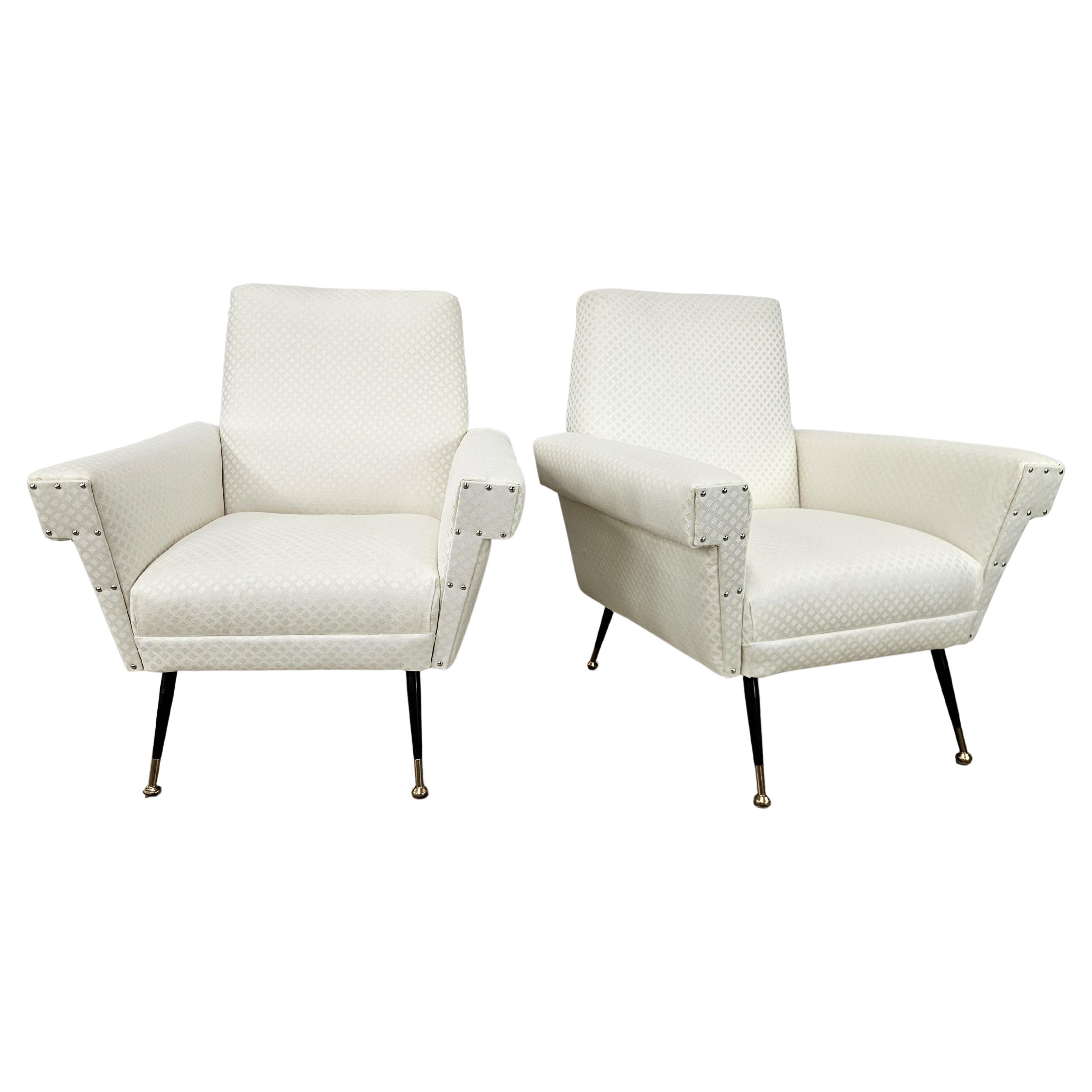 Sillones de tela crema de diseño italiano de los años 50 con patas de hierro