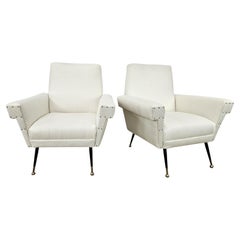 Sillones de tela crema de diseño italiano de los años 50 con patas de hierro