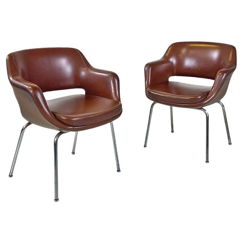 Modern Italian armchairs, brown leather and chrome-plated steel, Cassina ca. 1970. For Sale