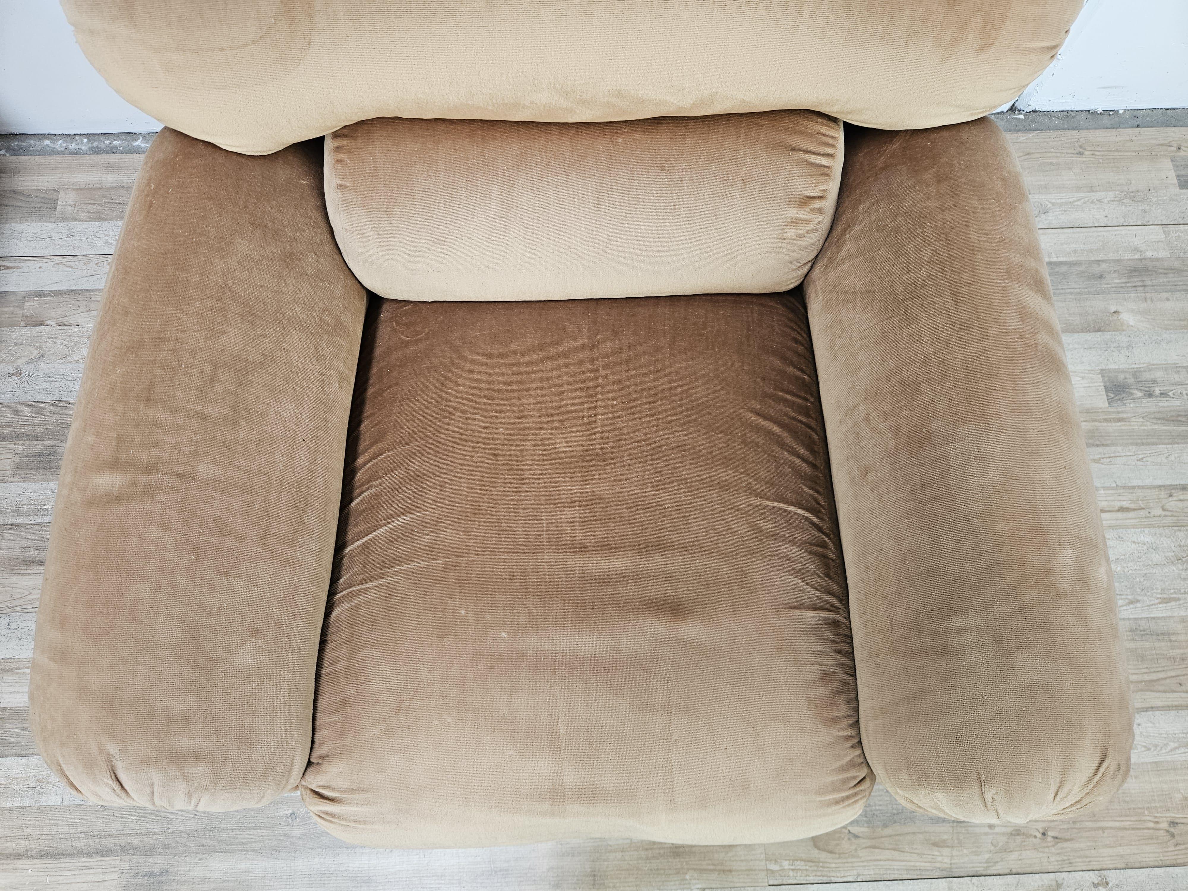 Poltrone italiane vintage in stoffa marrone chiaro, 1970 en venta 1