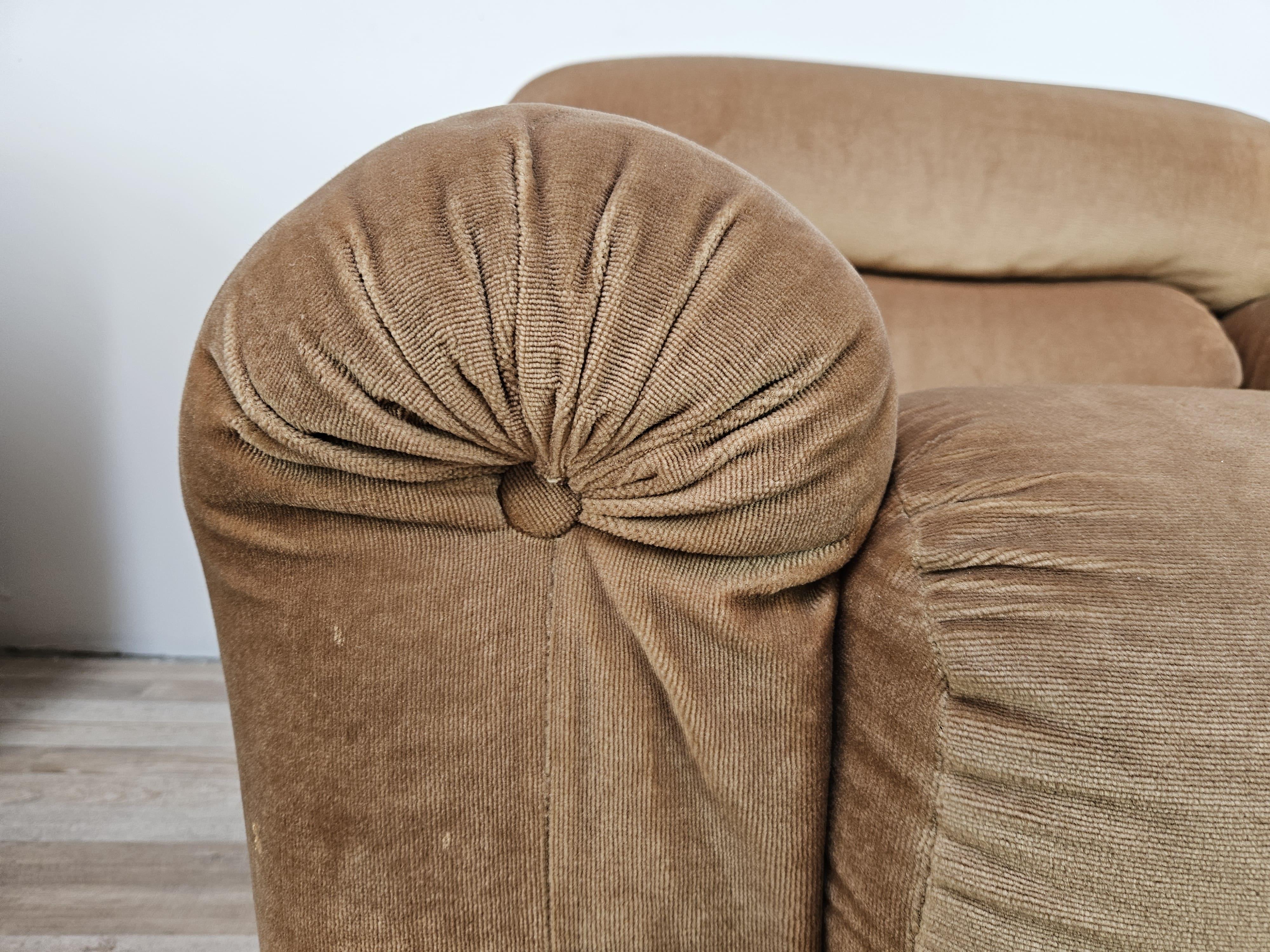 Poltrone italiane vintage in stoffa marrone chiaro, 1970 en venta 2