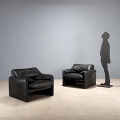 Fauteuils "Maralunga" de Vico Magistretti pour Cassina années 1980-90 en cuir noir