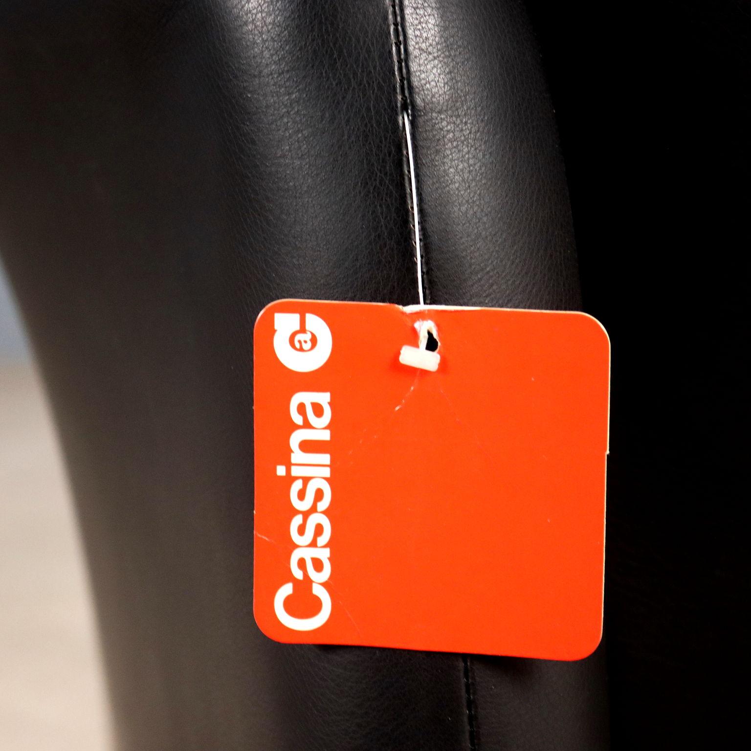 Poltrone 'Maralunga' di Vico Magistretti per Cassina anni 80-90 in pelle nera Cuero en venta