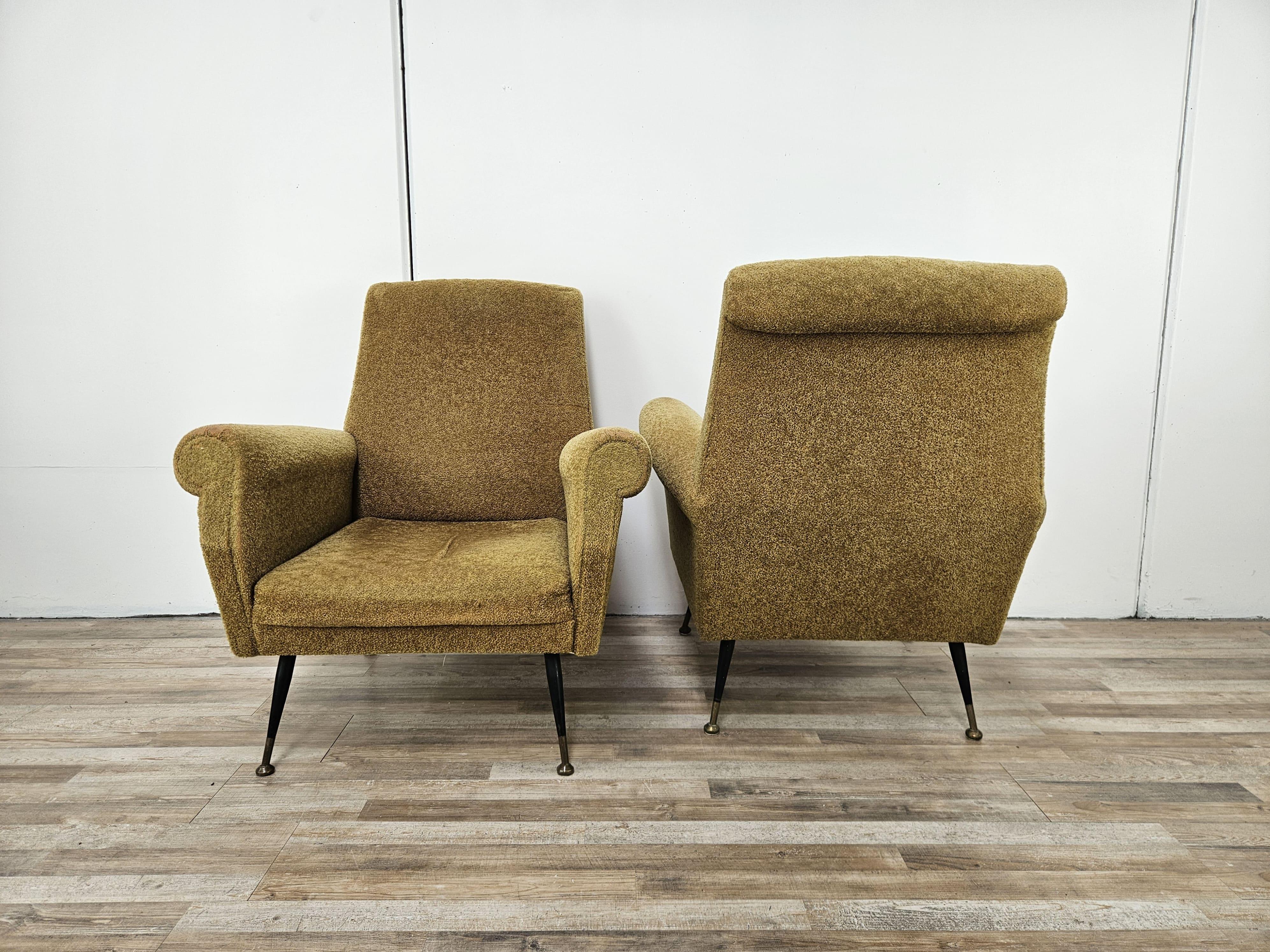 Poltrone Mid Century in stoffa con piedi in ferro e legno, 1960 (Moderne der Mitte des Jahrhunderts) im Angebot