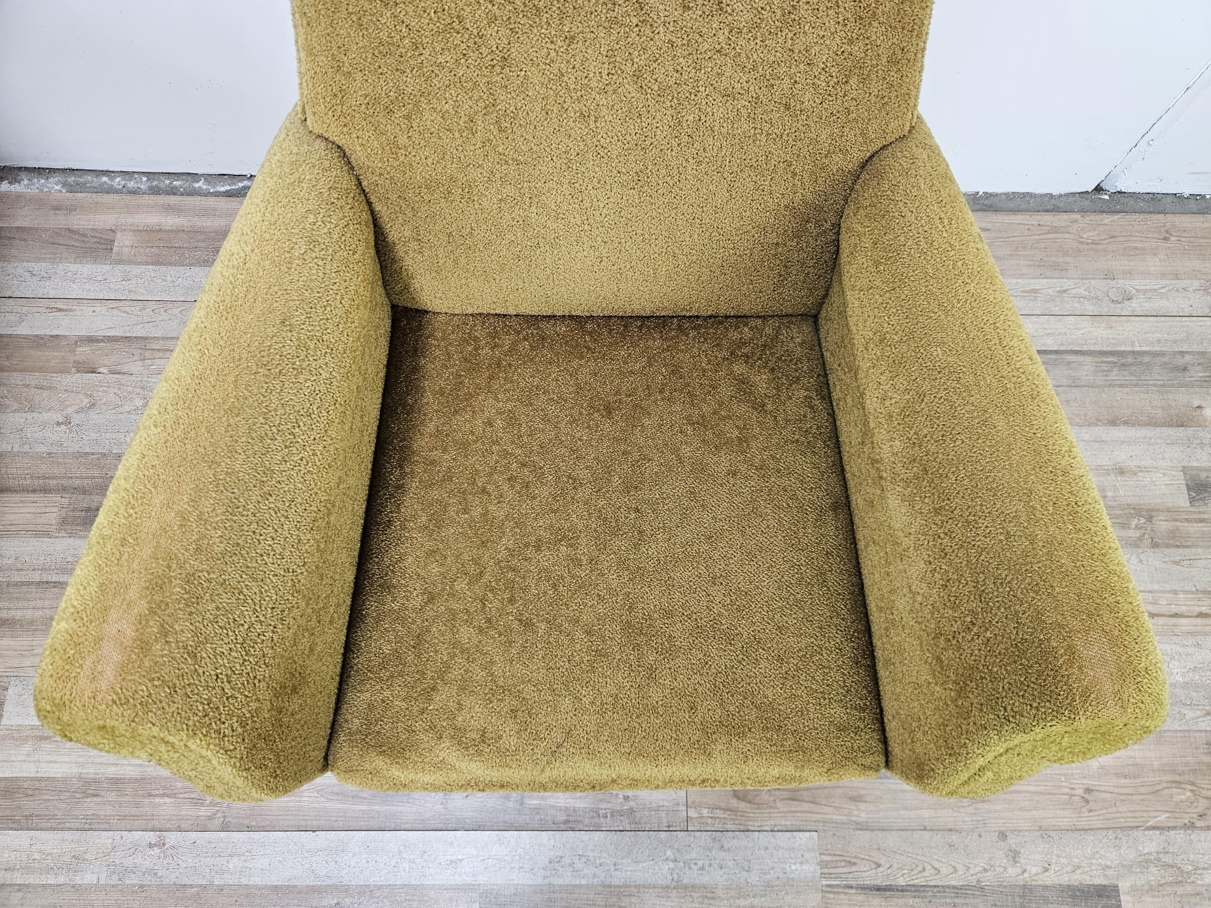 Poltrone Mid Century in stoffa con piedi in ferro e legno, 1960 im Angebot 1