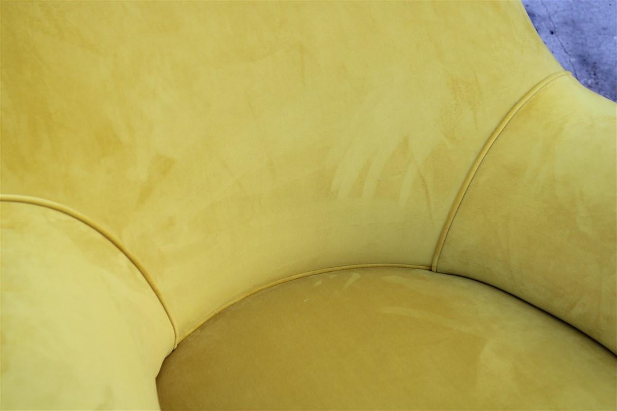 Poltrone Mid-century Isa Bergamo Velluto Giallo piedi Ottone 4