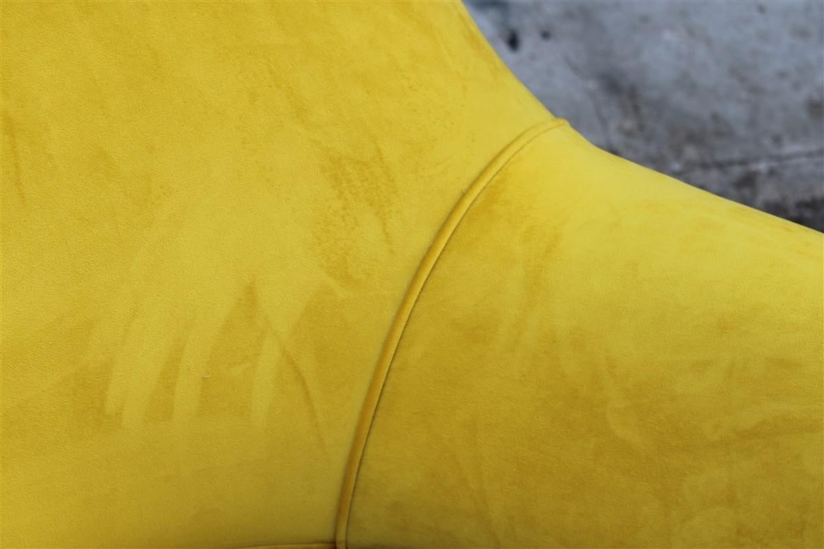 Poltrone Mid-century Isa Bergamo Velluto Giallo piedi Ottone 5