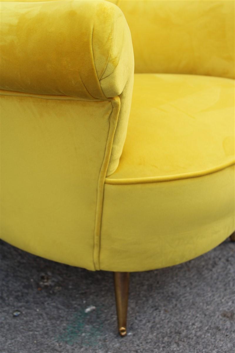 Poltrone Mid-century Isa Bergamo Velluto Giallo piedi Ottone 3