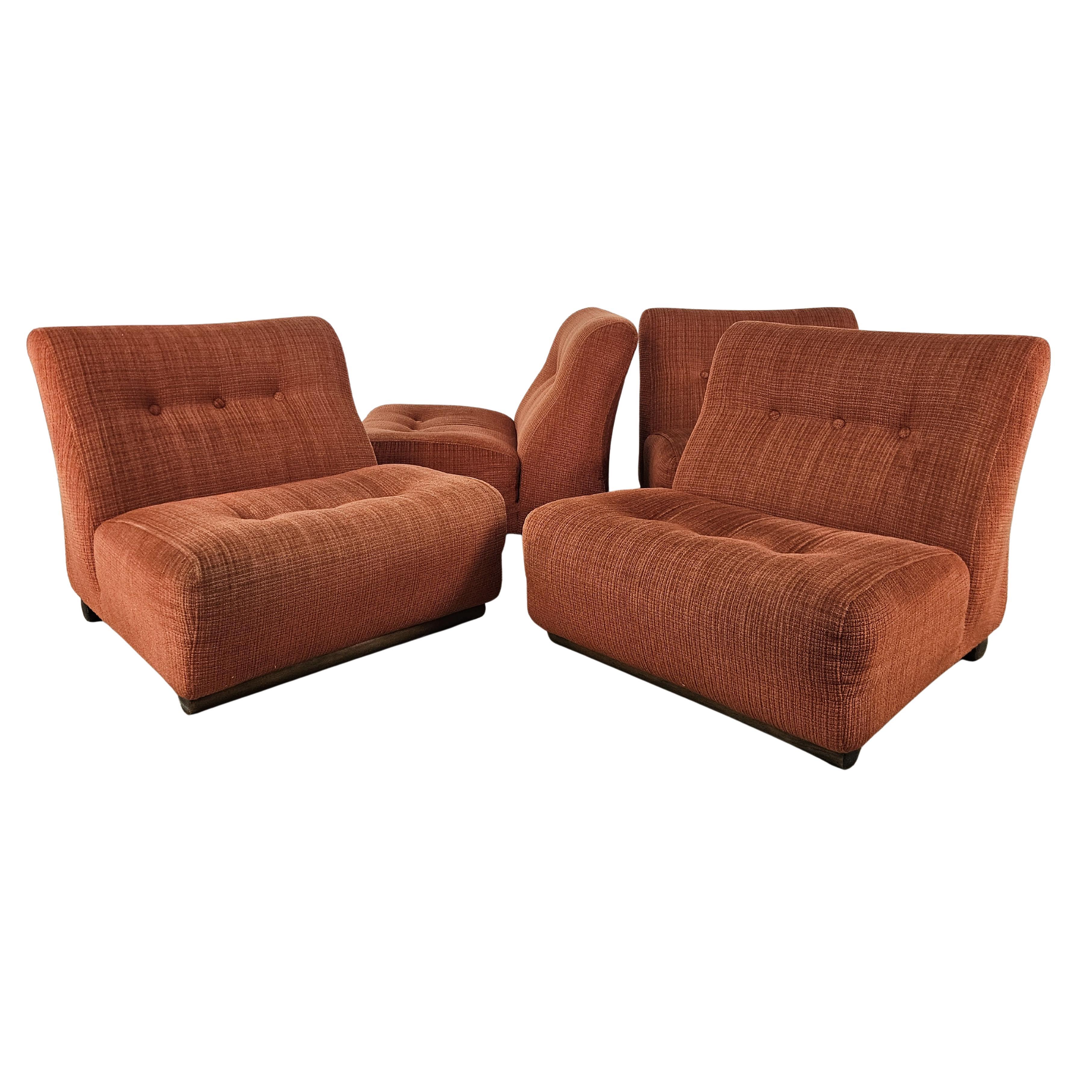 Poltrone modulari anni 
70 in stoffa rossa vintage For Sale