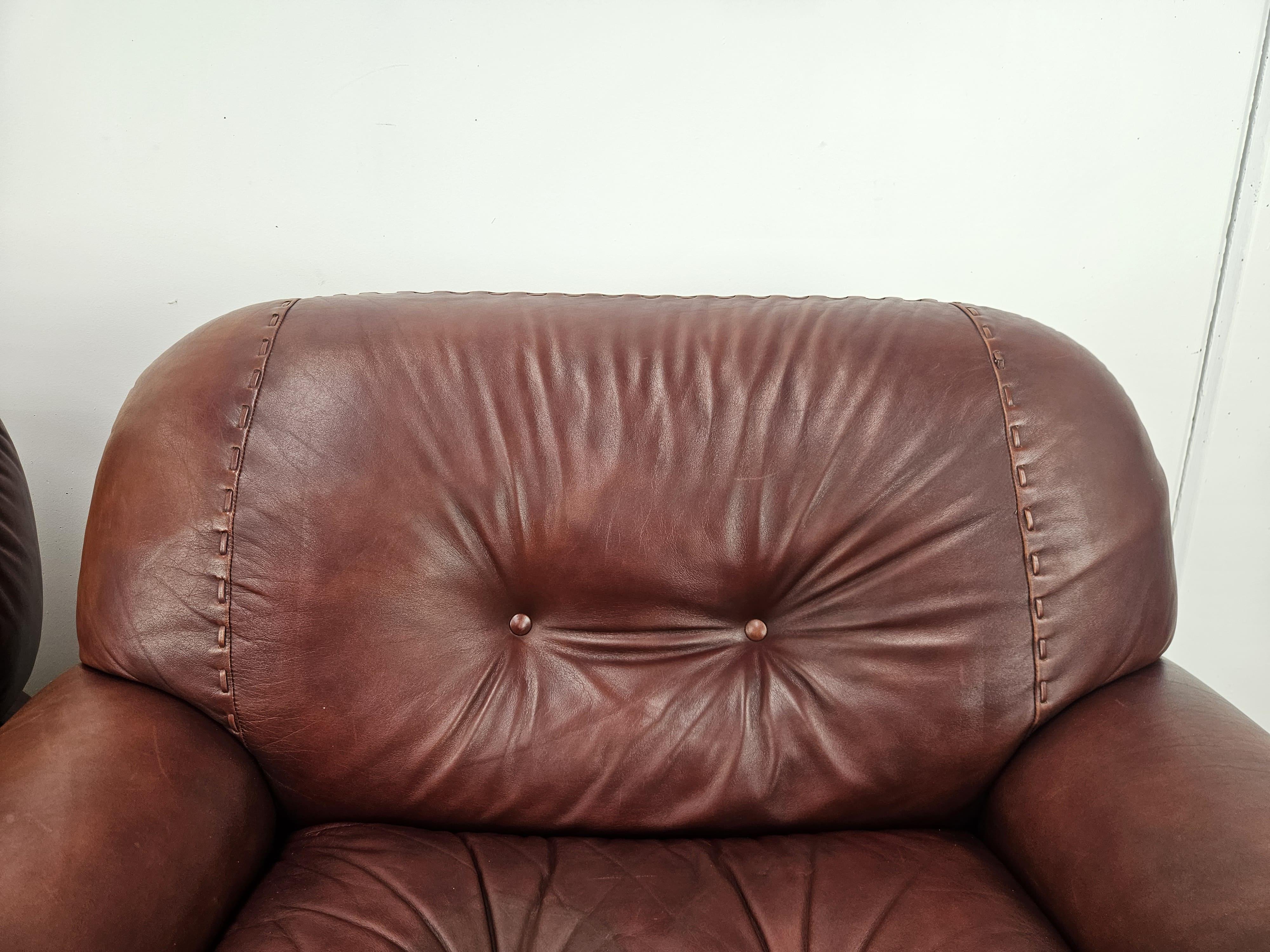 Sillones Sapporo de Mobilgirgi en cuero marrón de los años 70 en venta 4