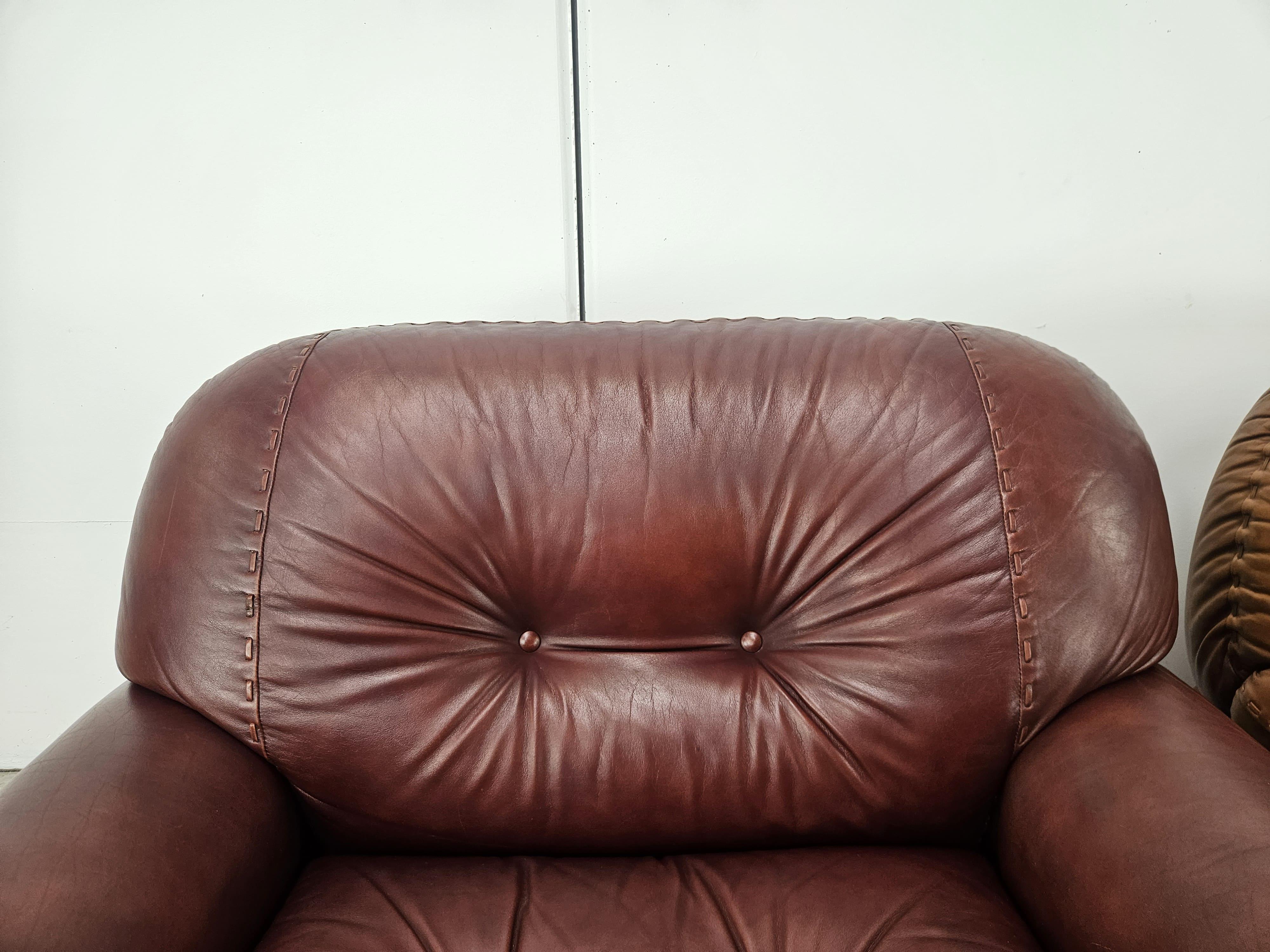 Sillones Sapporo de Mobilgirgi en cuero marrón de los años 70 en venta 1