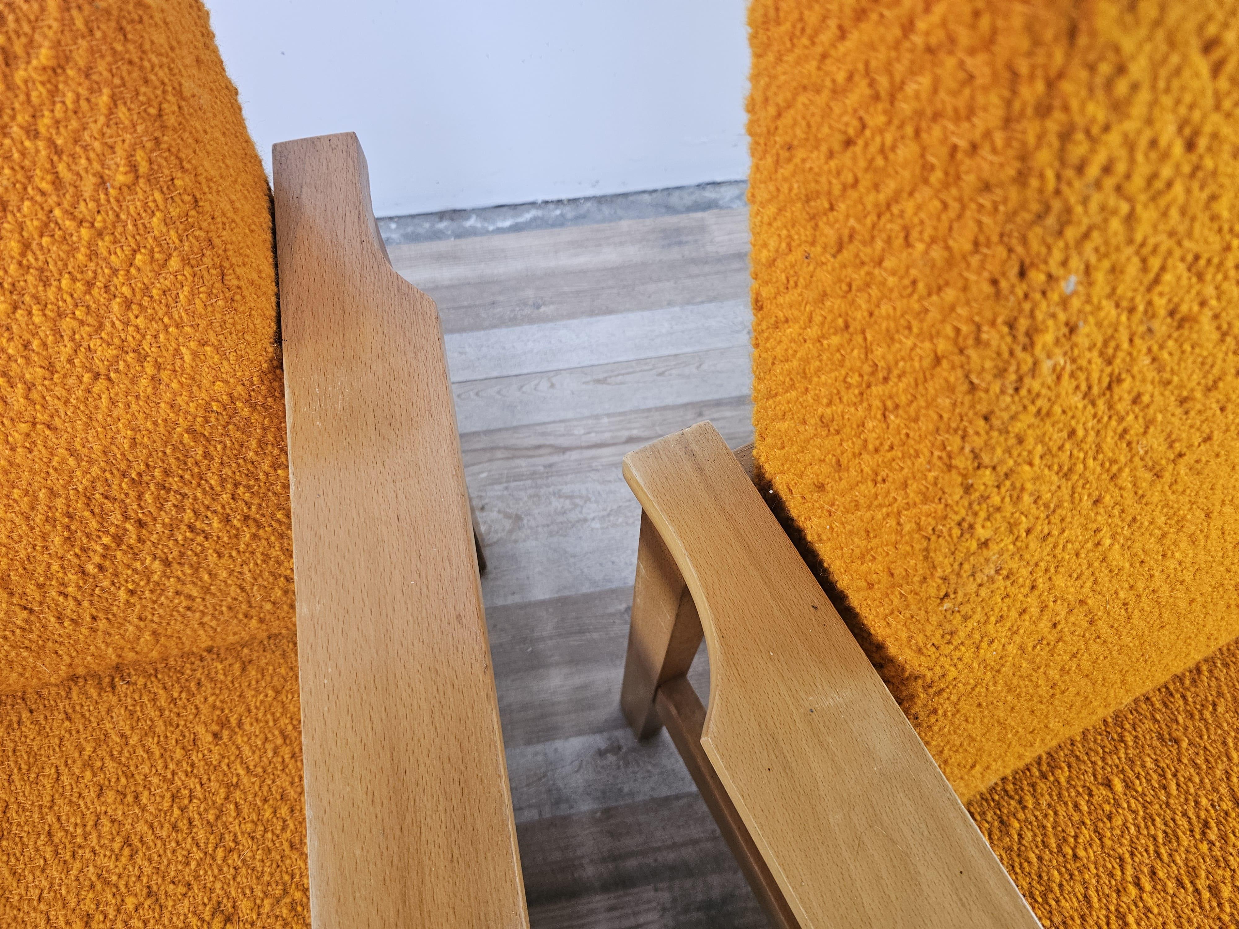 Poltrone ungheresi Mid Century in legno e stoffa vintage 5
