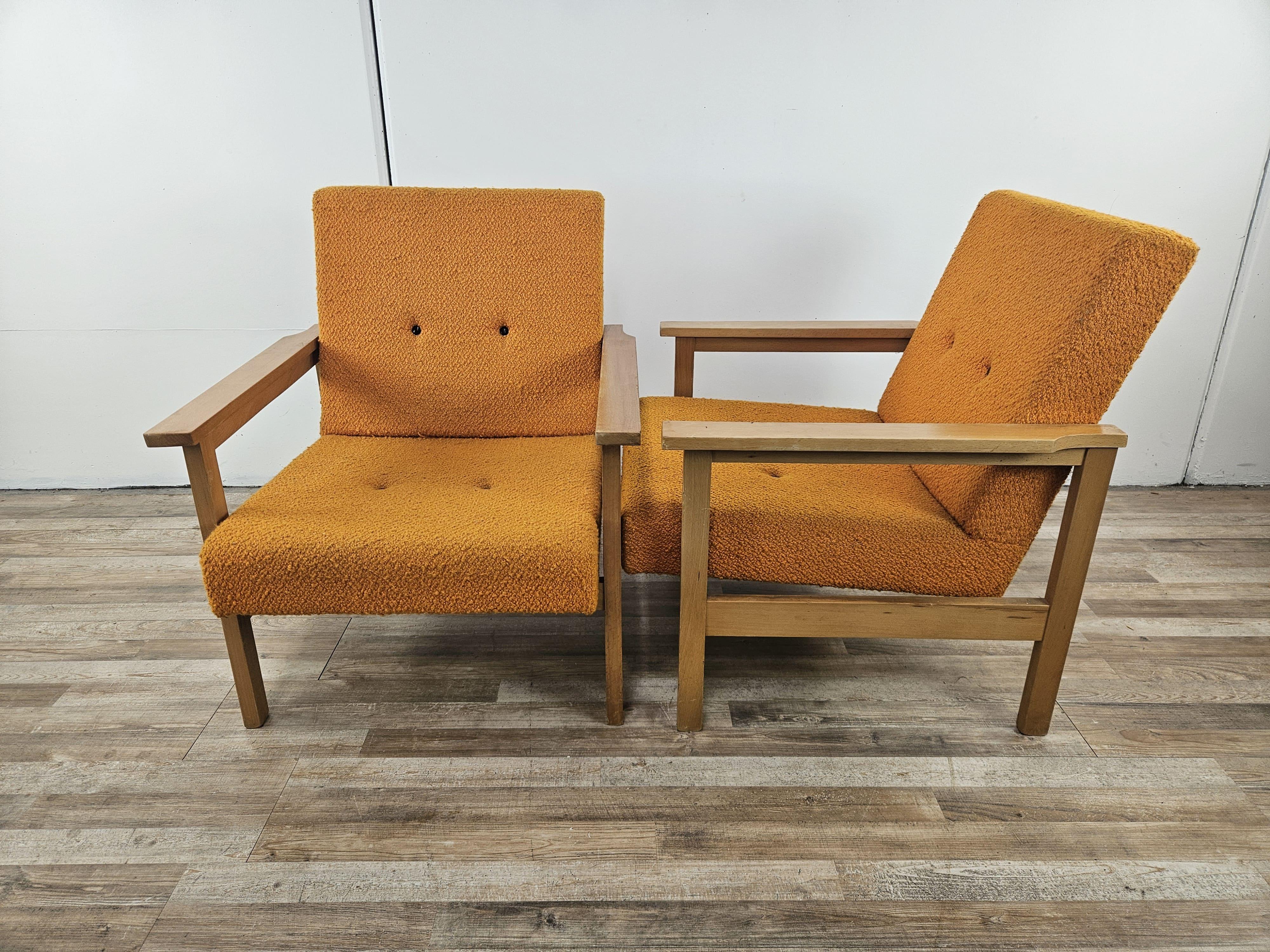 Hungarian Poltrone ungheresi Mid Century in legno e stoffa vintage