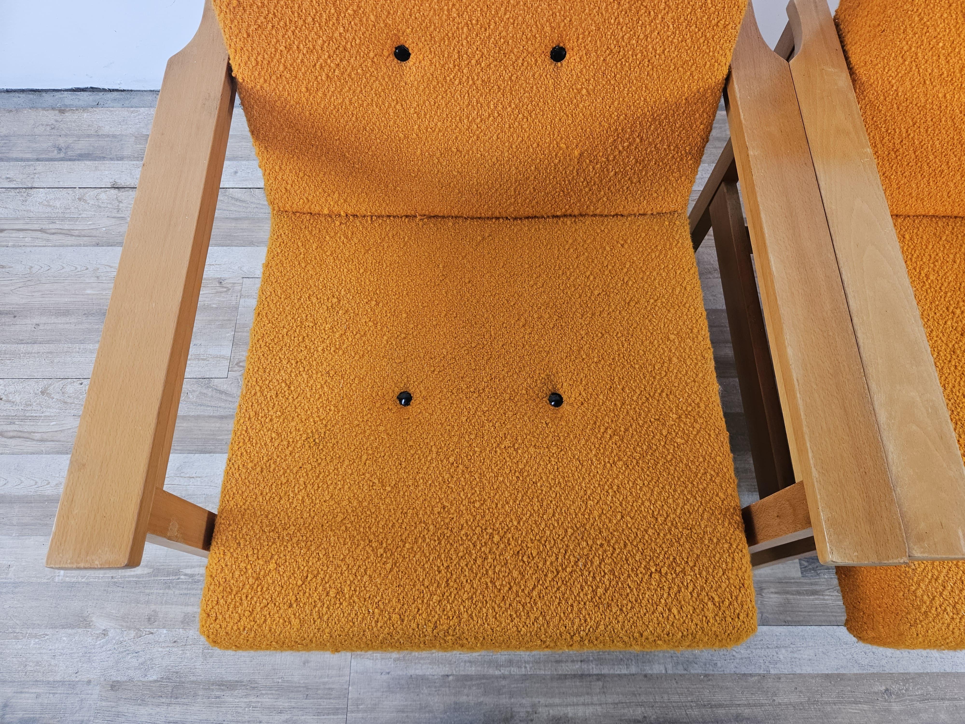Fabric Poltrone ungheresi Mid Century in legno e stoffa vintage