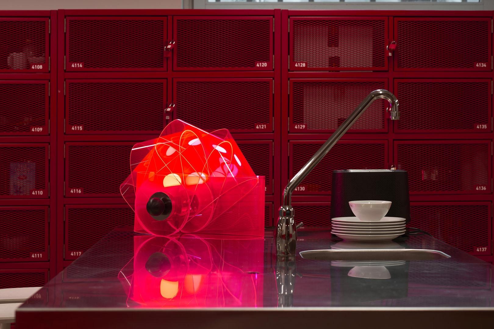 Nylon Poltronova GHERPE Table lamp in fluorescent red by Superstudio For Sale