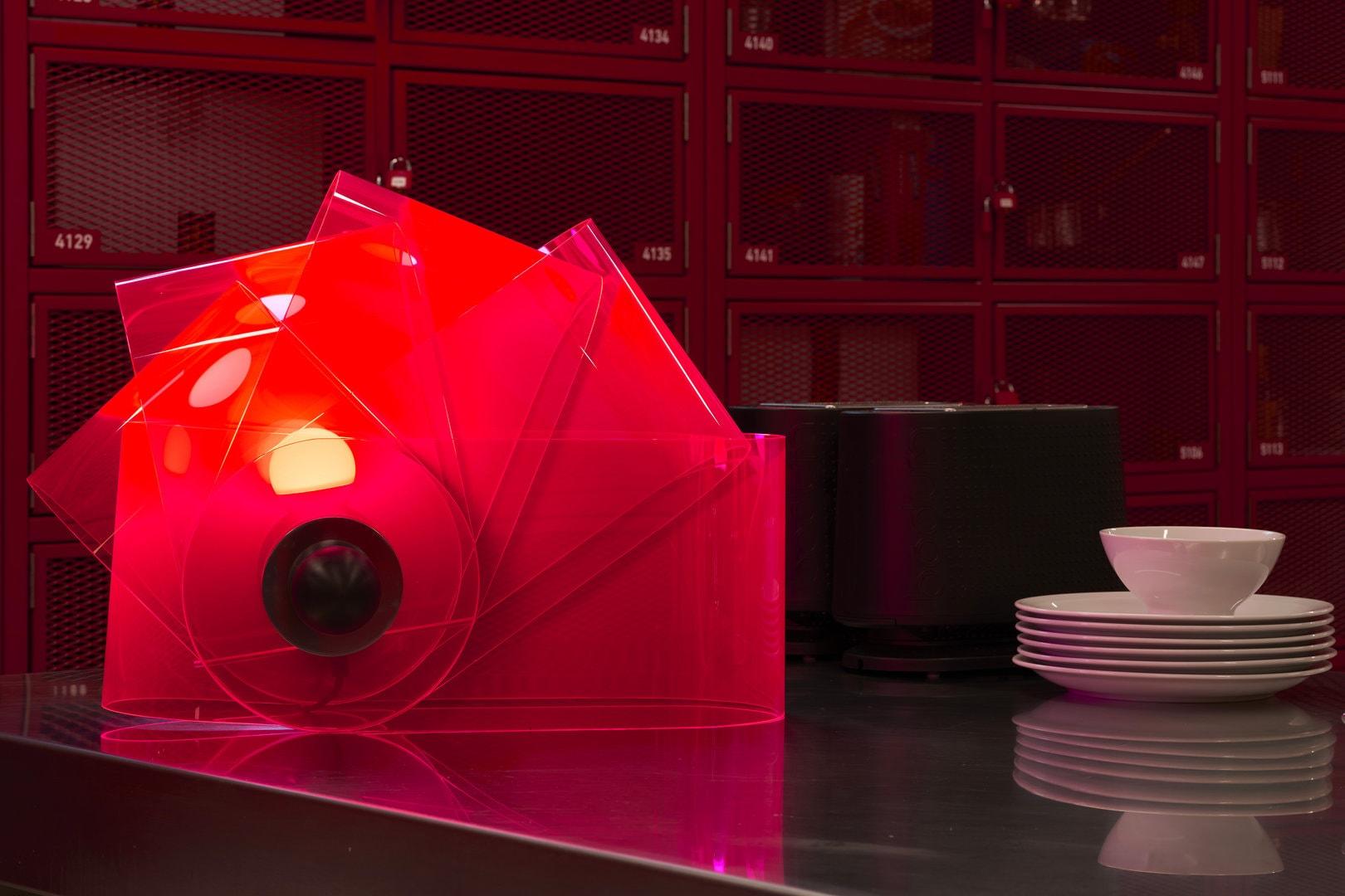 Poltronova GHERPE Table lamp in fluorescent red by Superstudio For Sale 1