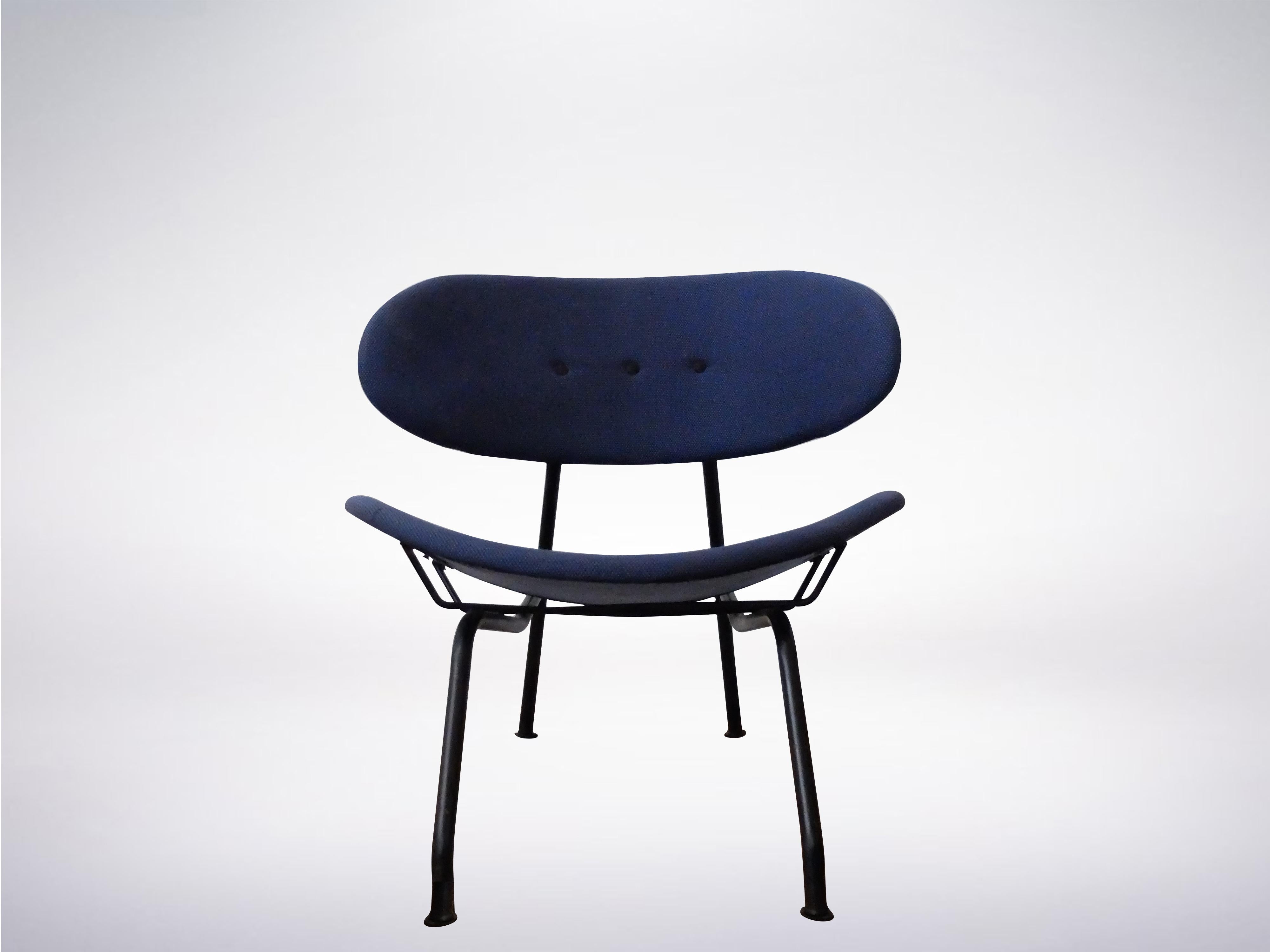 Poltronova, Italian Mid-Century Modern, Pair of Blue Lounge Chairs, 1970s In Excellent Condition In Milan, IT