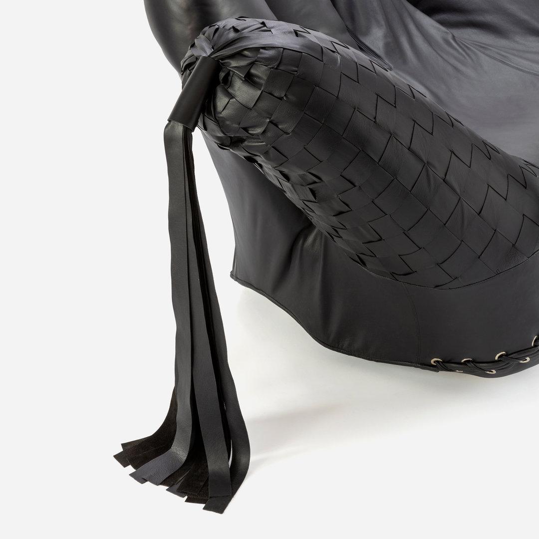 Joe is a big comfortable chair in the form of a giant baseball glove, mounted on invisible wheels. With this project the designers, inspired by the poetics of Pop Art, gave material form to their admiration for the legendary American baseball star