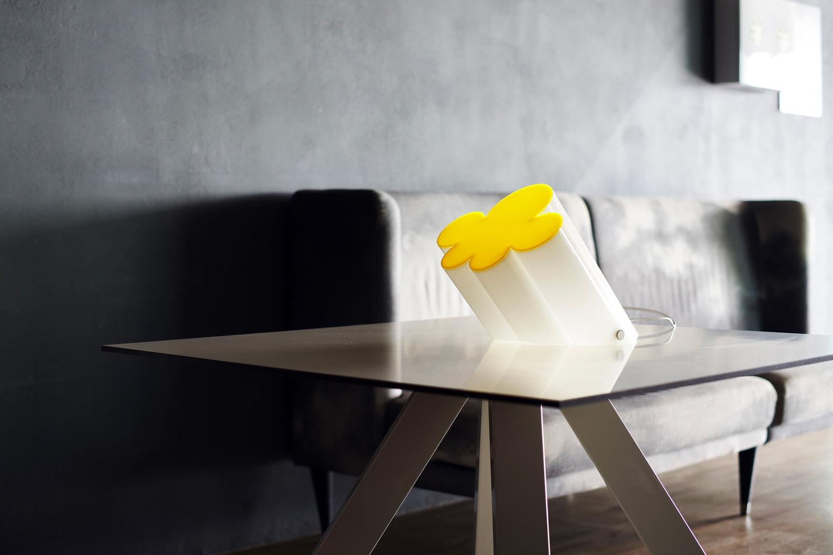 Poltronova PASSIFLORA Table lamp by Superstudio In New Condition For Sale In Brooklyn, NY