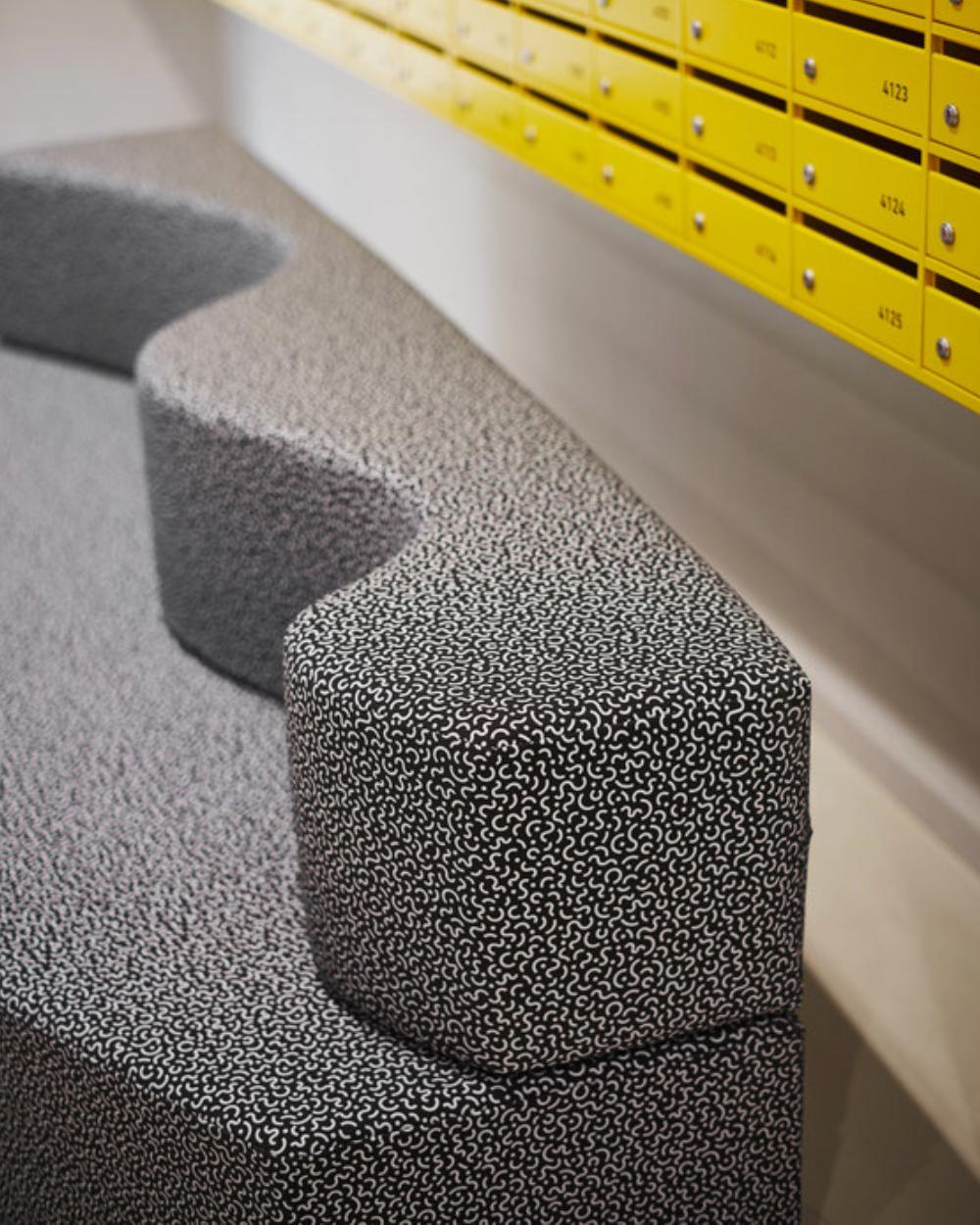 Poltronova SUPERONDA NO-STOP Dynamic Sofa by Archizoom Associati en vente 3