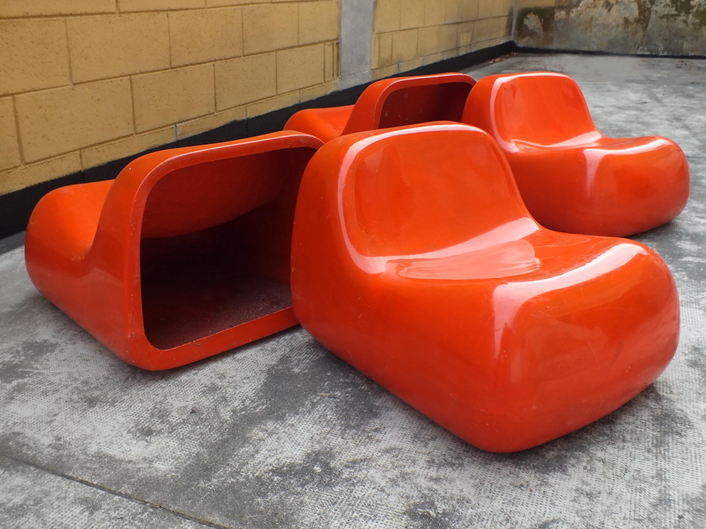 Saporiti Italy year ’68 design Alberto Rosselli two (2)armchair jumbo fiberglass In Good Condition For Sale In Biella, IT