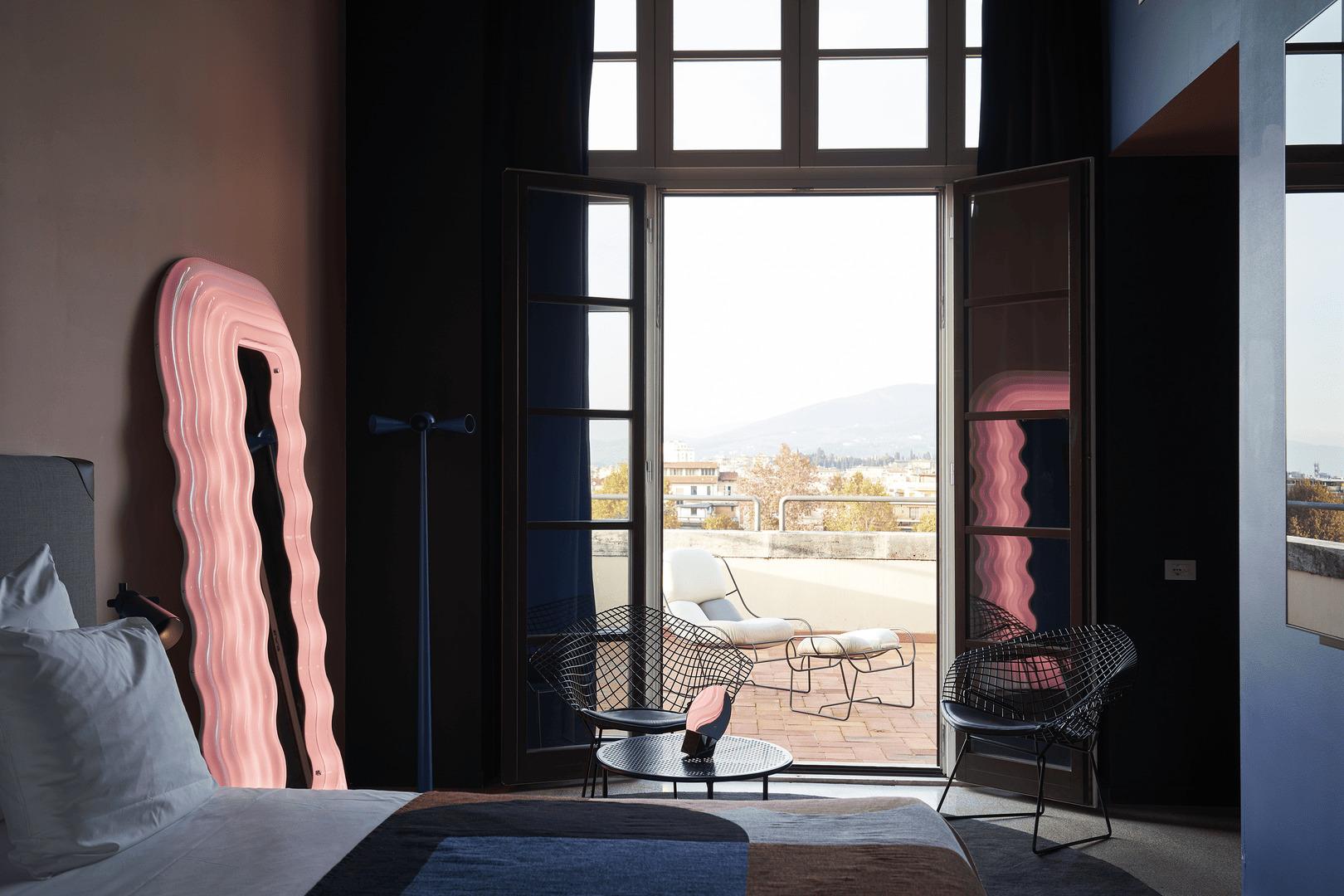 Italiano Poltronova ULTRAFRAGOLA Lampada a specchio di Ettore Sottsass jr. in vendita
