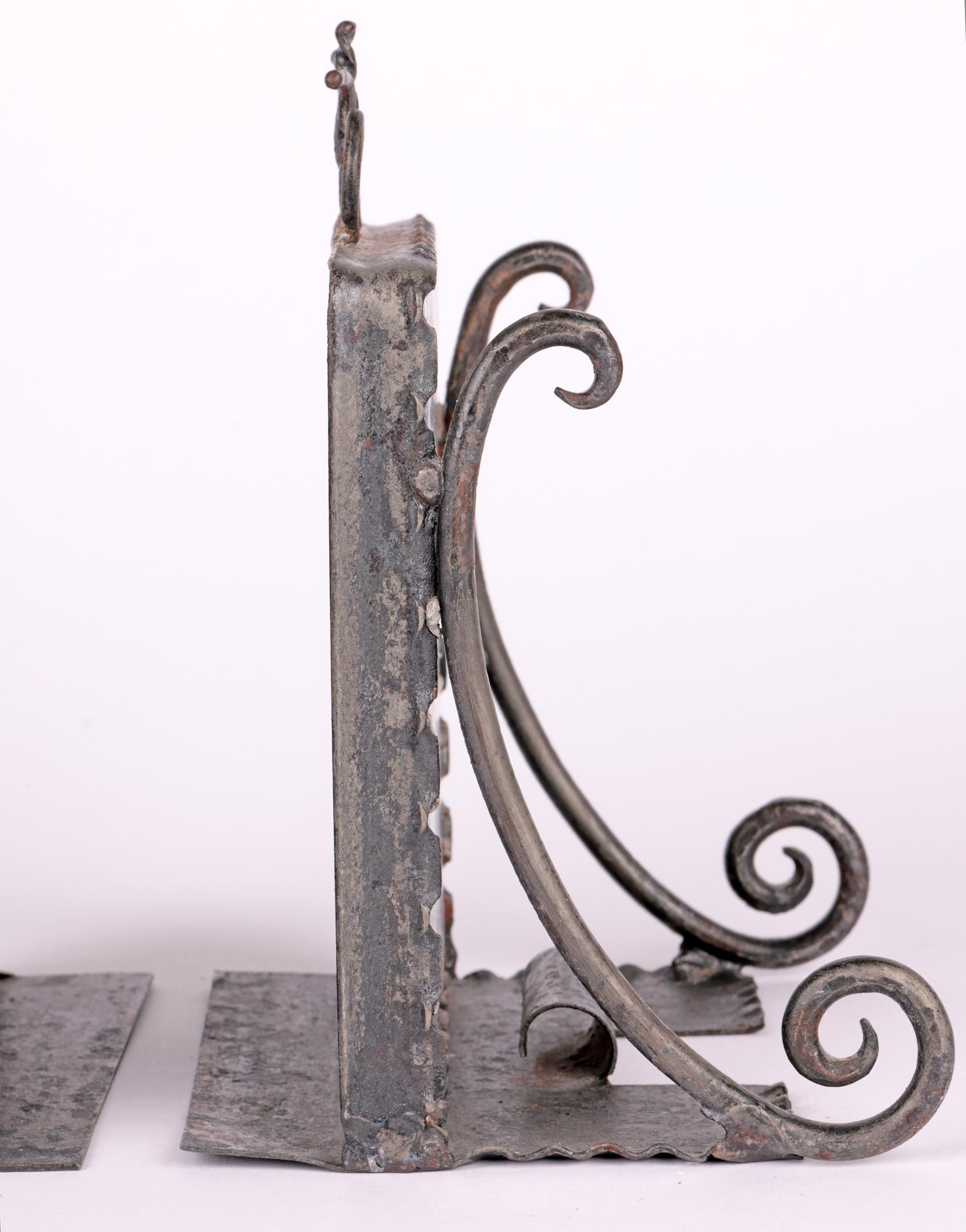 Métal Serre-livres en métal polychrome monté sur carreaux du 18ème siècle