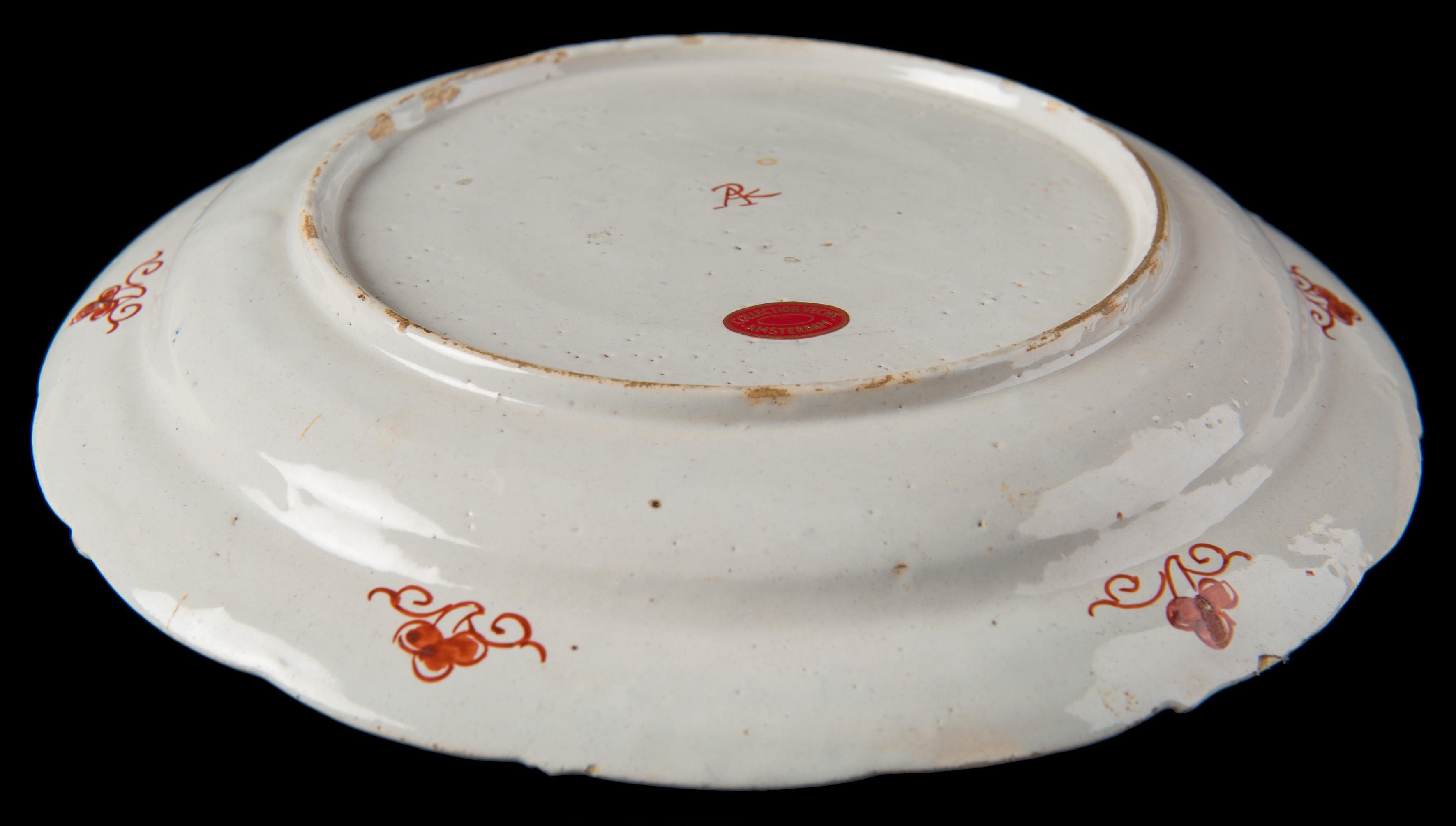 Glazed Polychrome and gilded chinoiserie plate, Delft, 1701-1722  The Greek A pottery For Sale